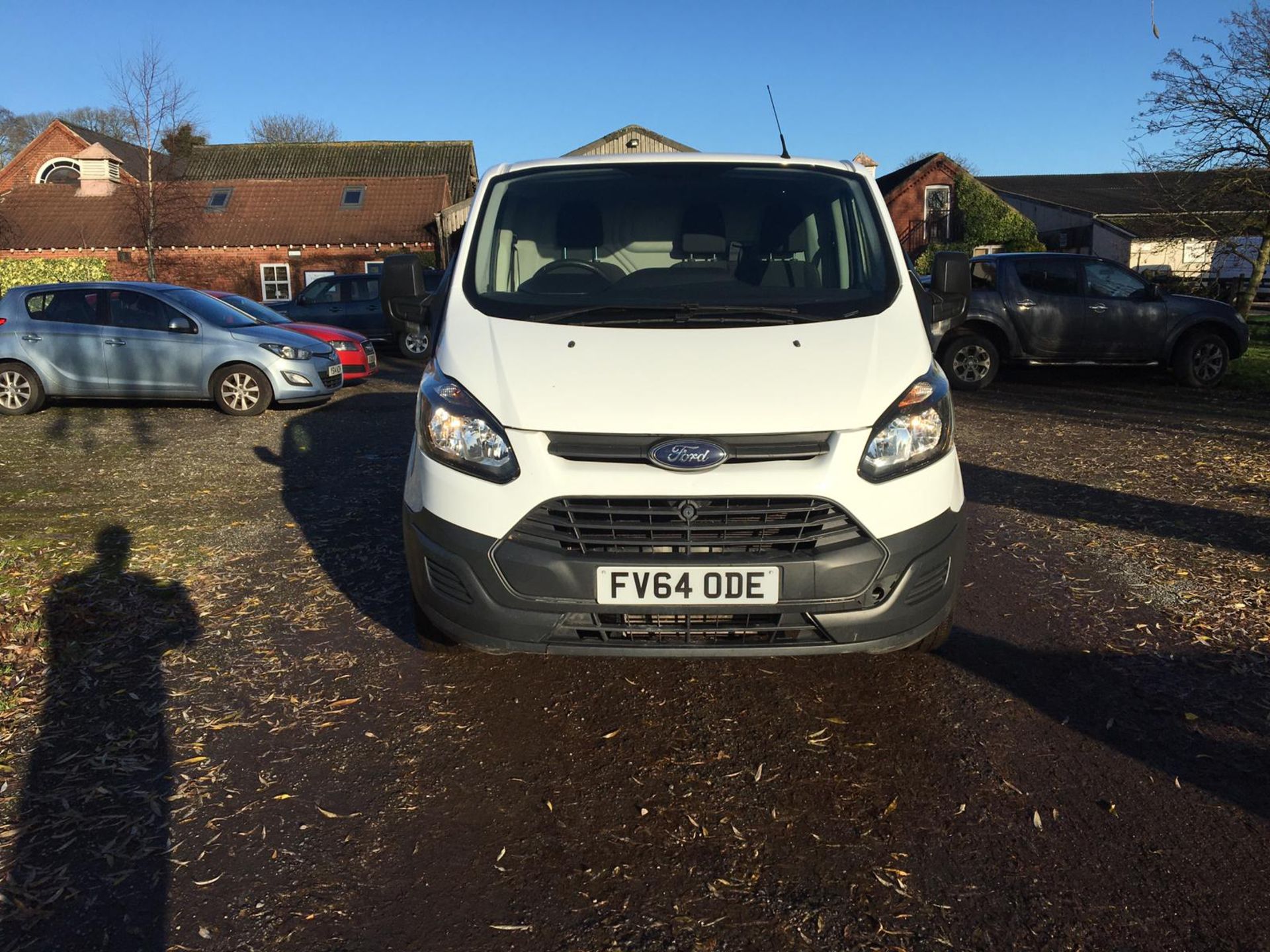 2014/64 REG FORD TRANSIT CUSTOM 270 ECO-TECH 2.2 DIESEL WHITE PANEL VAN, SHOWING 0 FORMER KEEPERS - Image 2 of 12