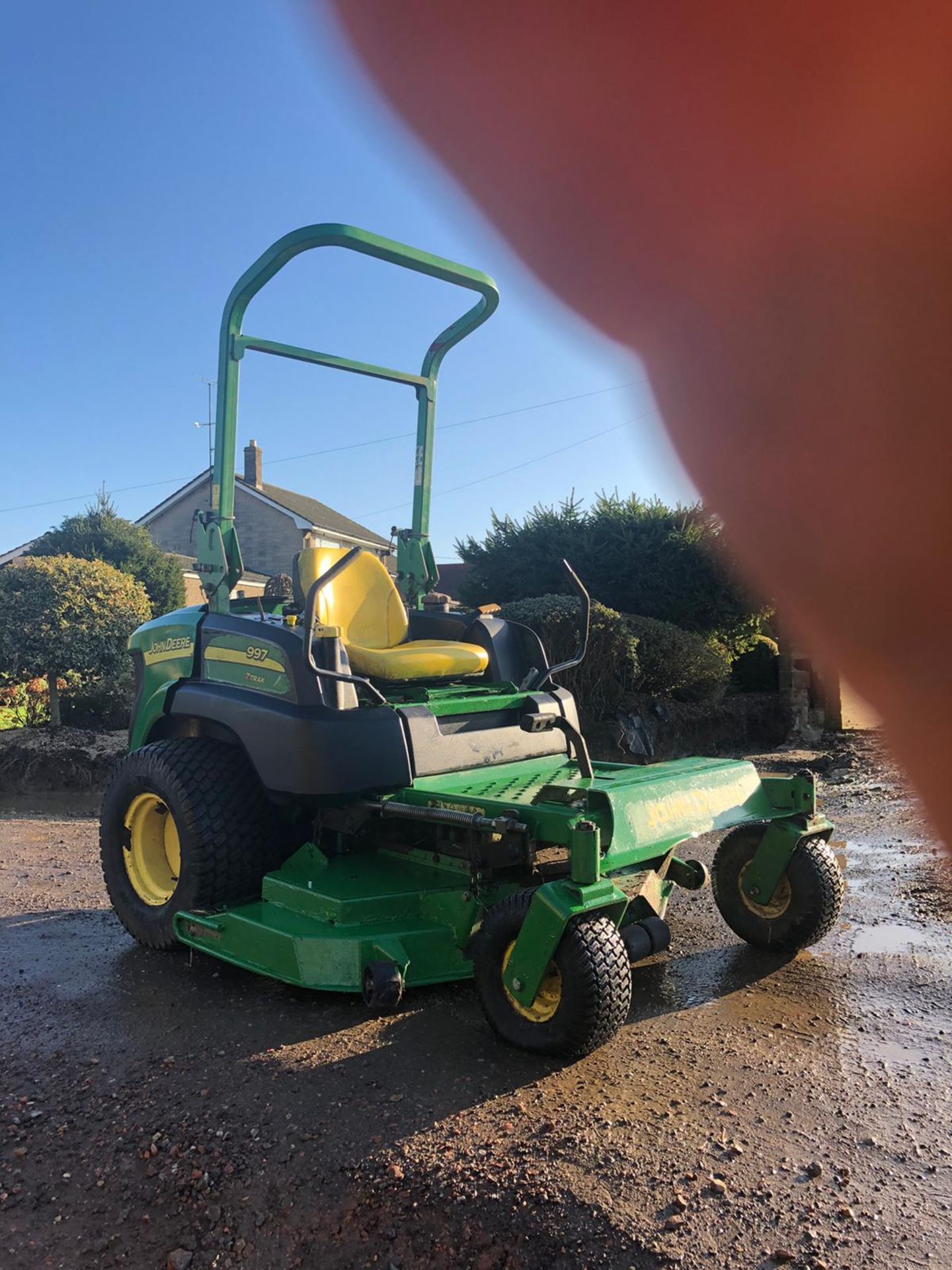 JOHN DEERE ZTRAK 997 ZERO TURN RIDE ON DIESEL LAWN MOWER, LOW HOURS, 5FT CUTTING DECK *NO VAT* - Image 2 of 6