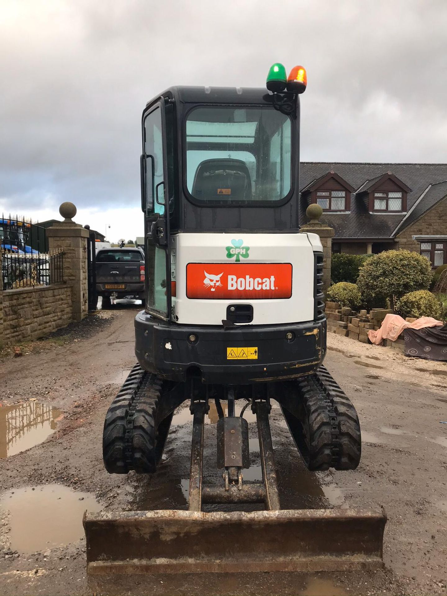 BOBCAT E26 TRACKED CRAWLER EXCAVATOR / MINI DIGGER, YEAR 2014, C/W 3 X BUCKETS, RUNS, WORKS, DIGS - Image 4 of 7