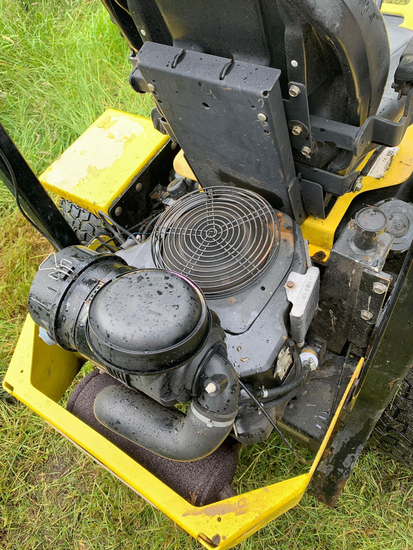 2012 GREAT DANE BRUTUS RIDE ON ZERO TURN PETROL LAWN MOWER *PLUS VAT* - Image 6 of 11