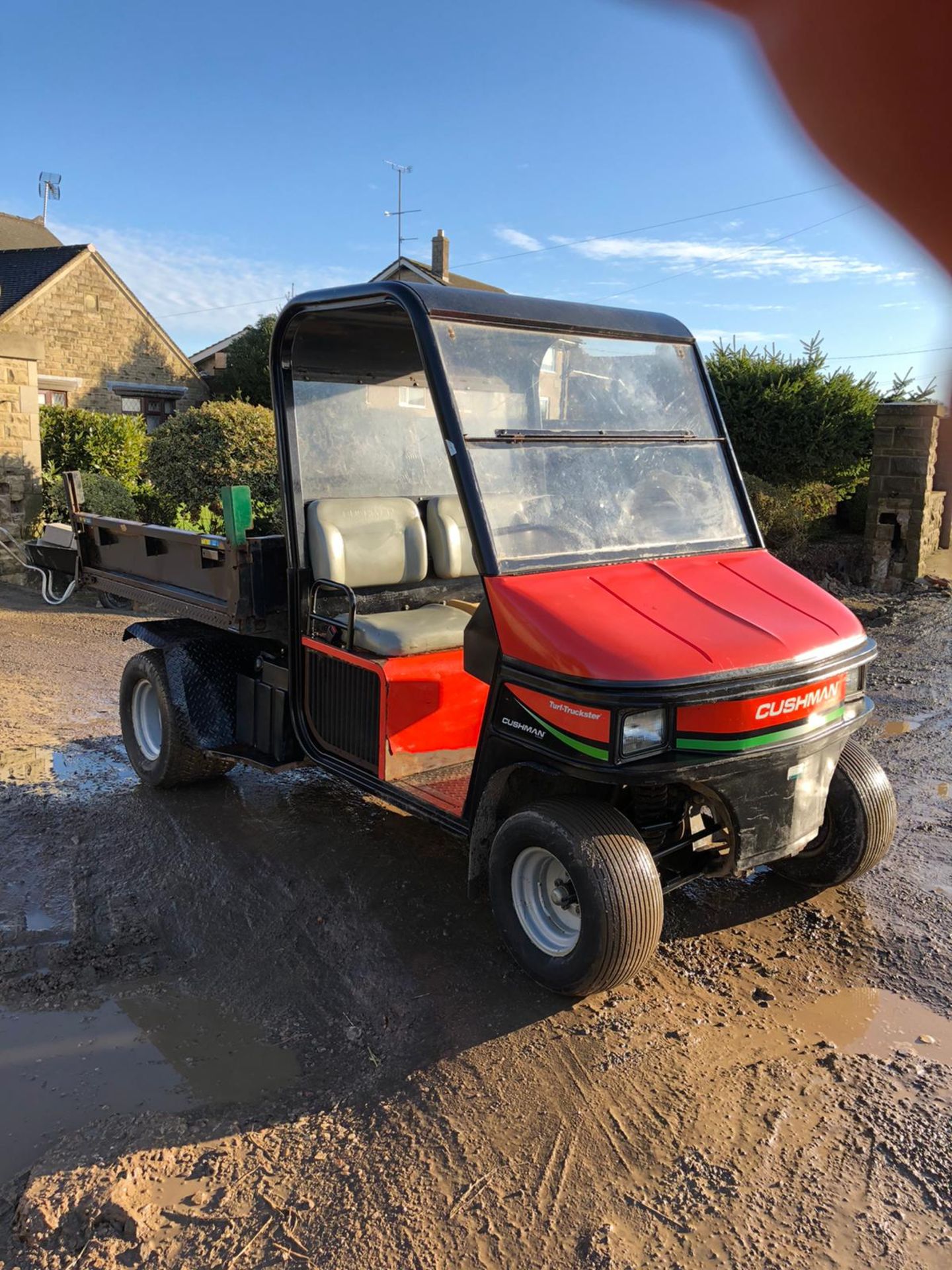 JACOBSON CUSHMAN TURF-TRUCKSTER HYDRAULIC TIPPING BACK, REAR PTO, RUNS, DRIVES, WORKS *NO VAT* - Image 2 of 5