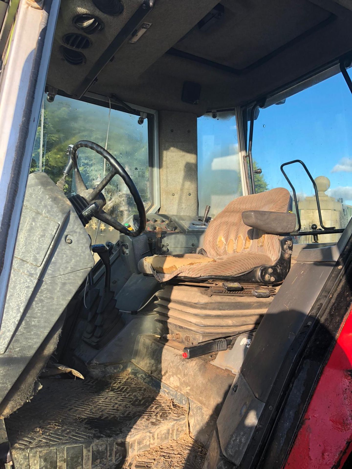 MASSEY FERGUSON 3060 LOADER TRACTOR, RUNS WORKS AND LIFT, V5 PRESENT, YEAR 1993 *PLUS VAT* - Image 7 of 7