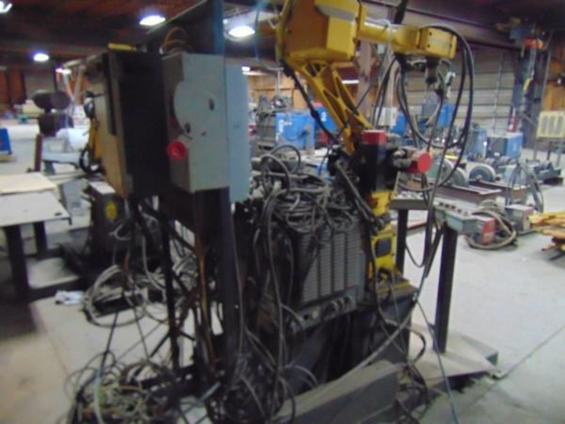 Fanuc Robot Arc Mate 120I w/Fanuc System R-J3, Located in Elk City Ok - Image 4 of 5