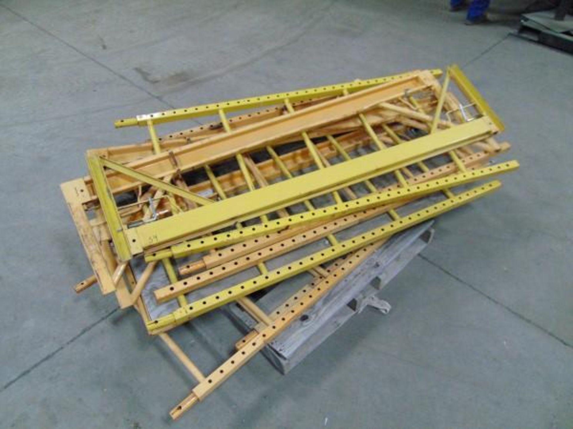 Pallet of Scaffolding , Located in Elk City Ok