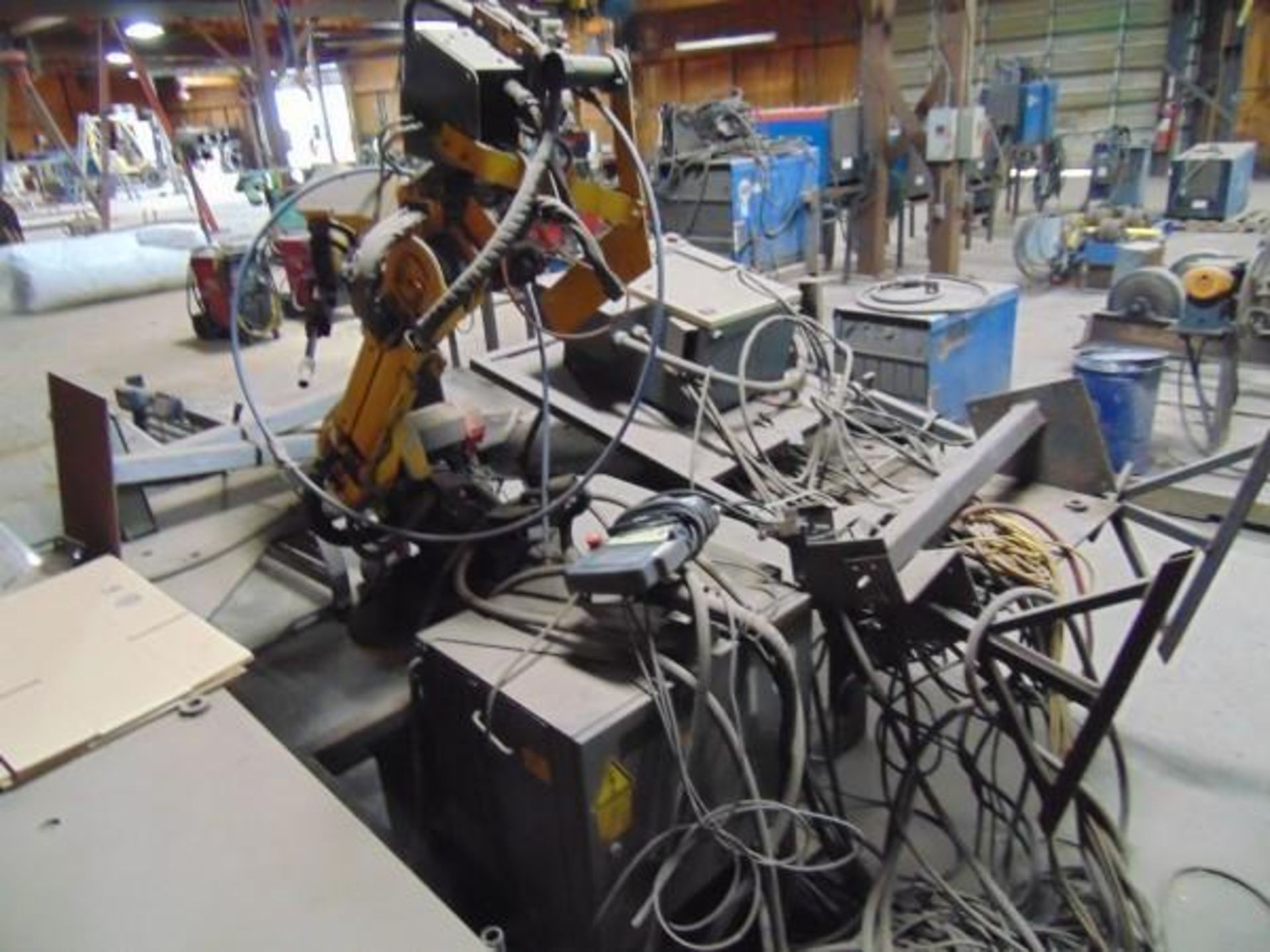 Fanuc Robot Arc Mate 100I w/Fanuc System R-J3, Located in Elk City Ok - Image 5 of 5