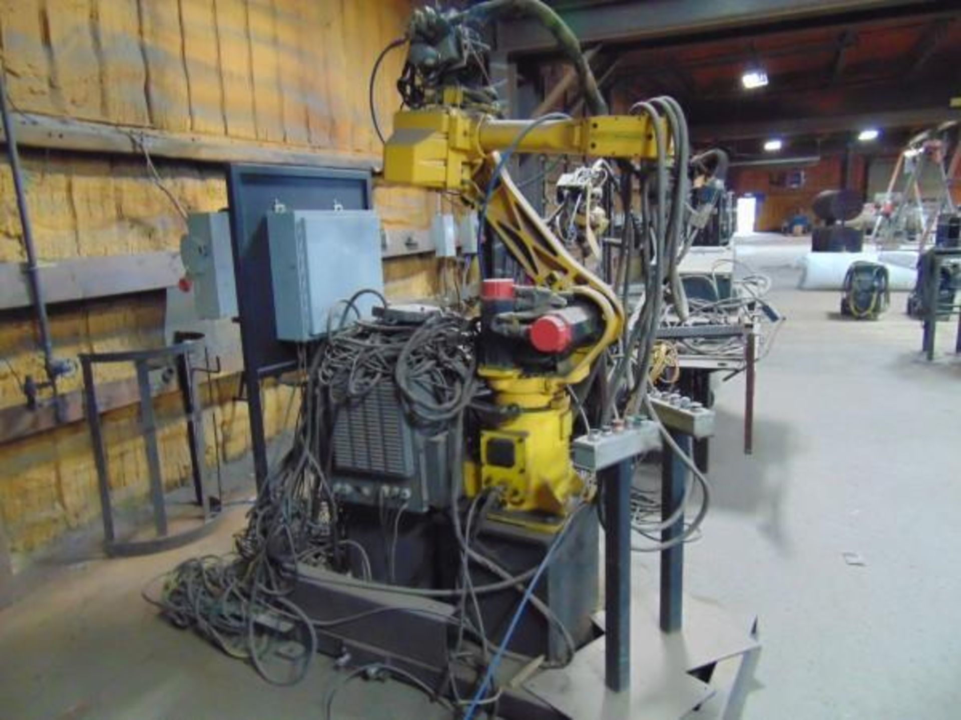 Fanuc Robot Arc Mate 120I w/Fanuc System R-J3, Located in Elk City Ok
