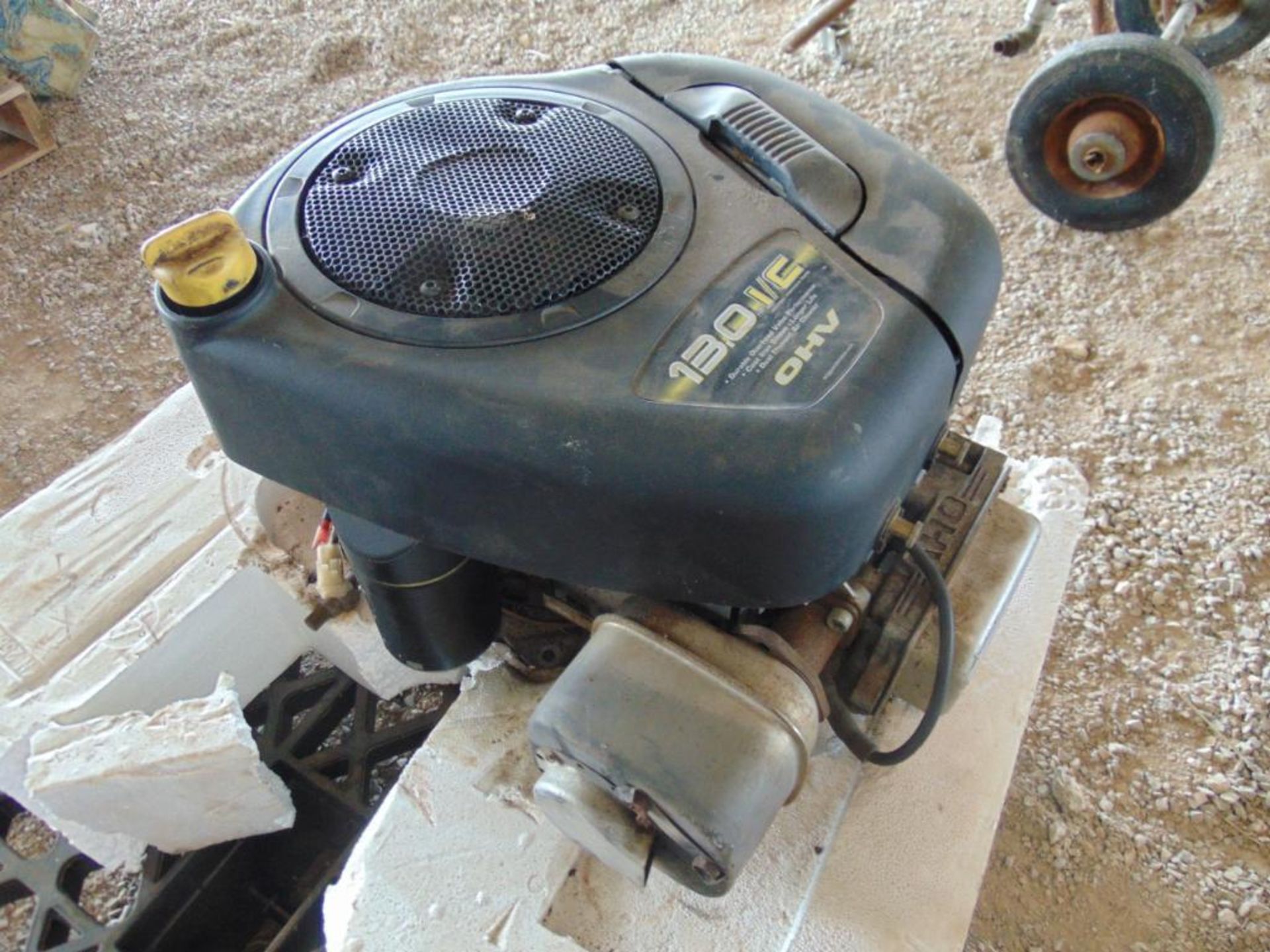 Briggs & Stratton 13hp Gas Engine, Located in Marlow Ok - Image 2 of 2
