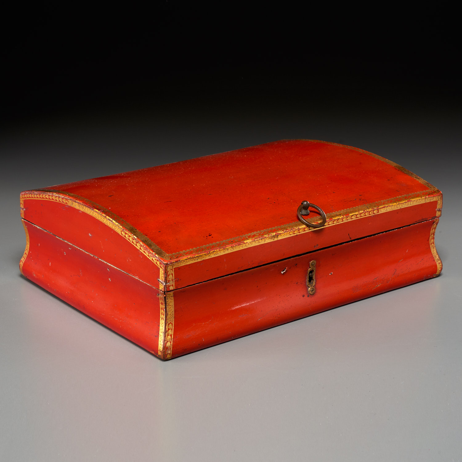 Louis XV red lacquered and gilt document box