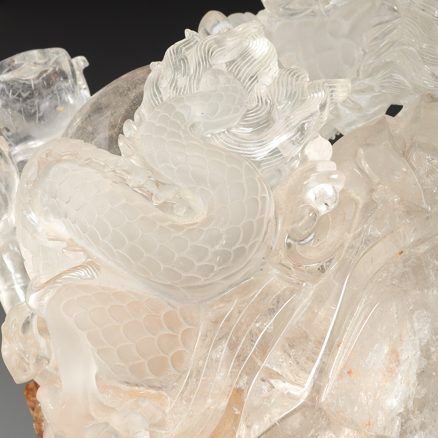 Large Chinese carved quartz dragon on stand - Image 5 of 9