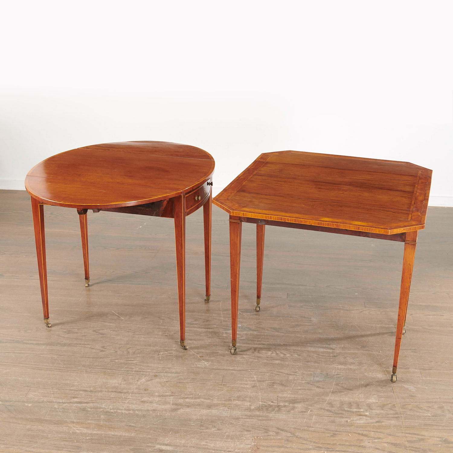 Complimentary pair George III Pembroke tables - Image 4 of 10