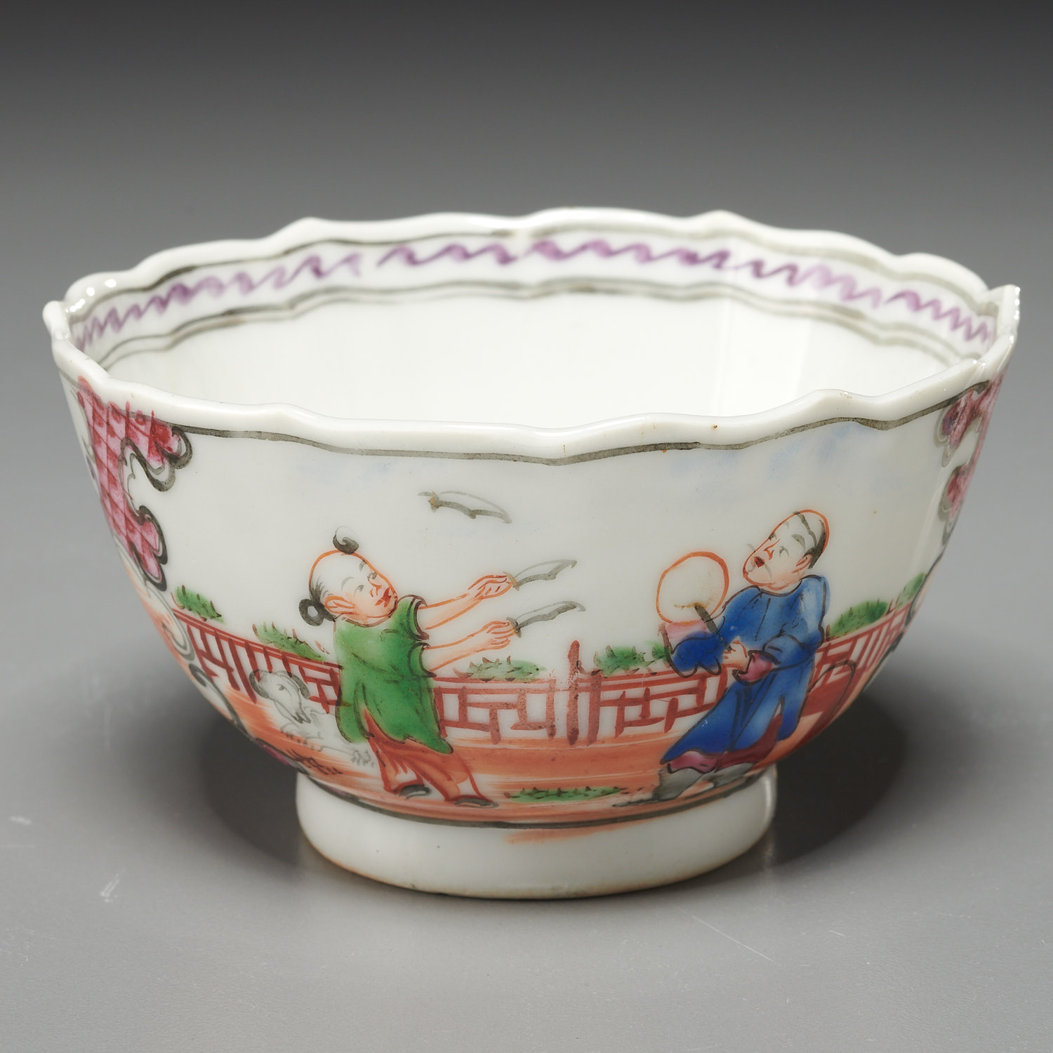 Pair Chinese Export 'Circus Performers' cup/saucer - Image 3 of 10