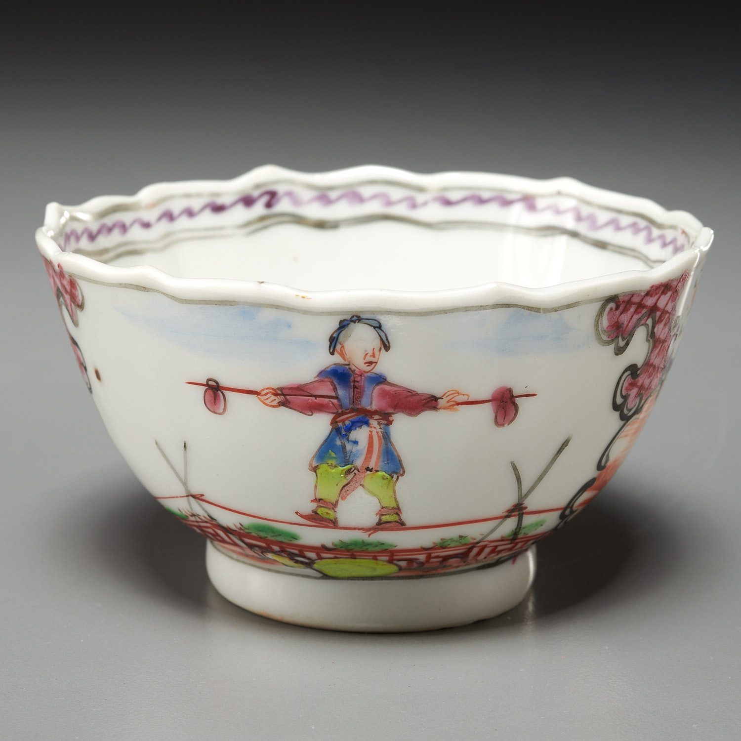 Pair Chinese Export 'Circus Performers' cup/saucer - Image 4 of 10