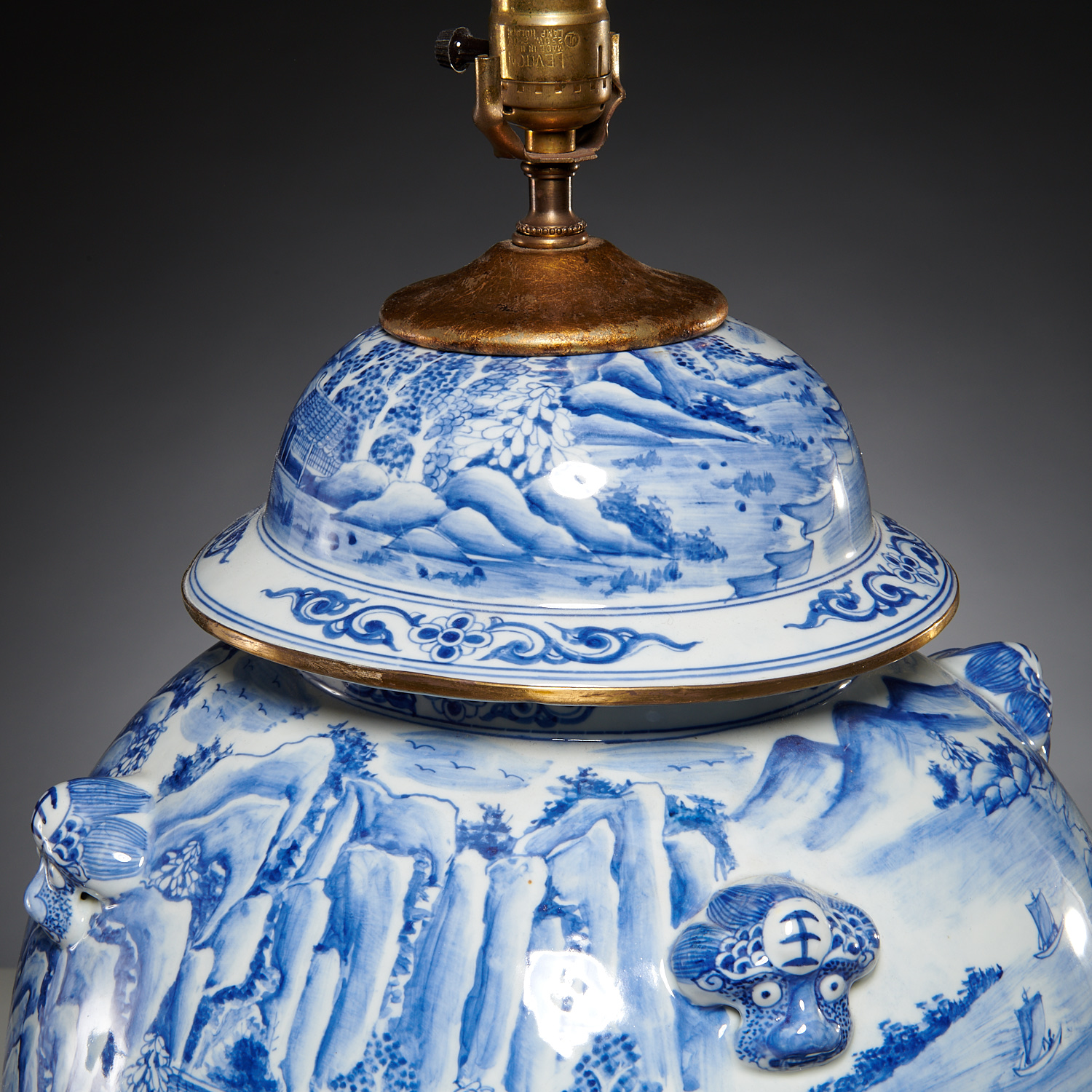 Large Kangxi blue and white lidded jar lamp - Image 2 of 7