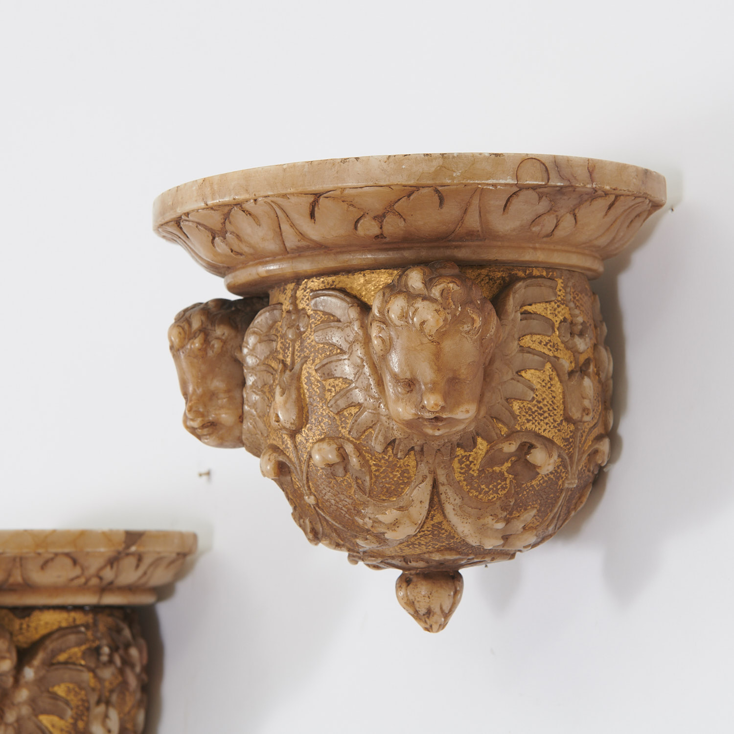 Pair Italian Baroque gilt alabaster wall brackets - Image 4 of 7