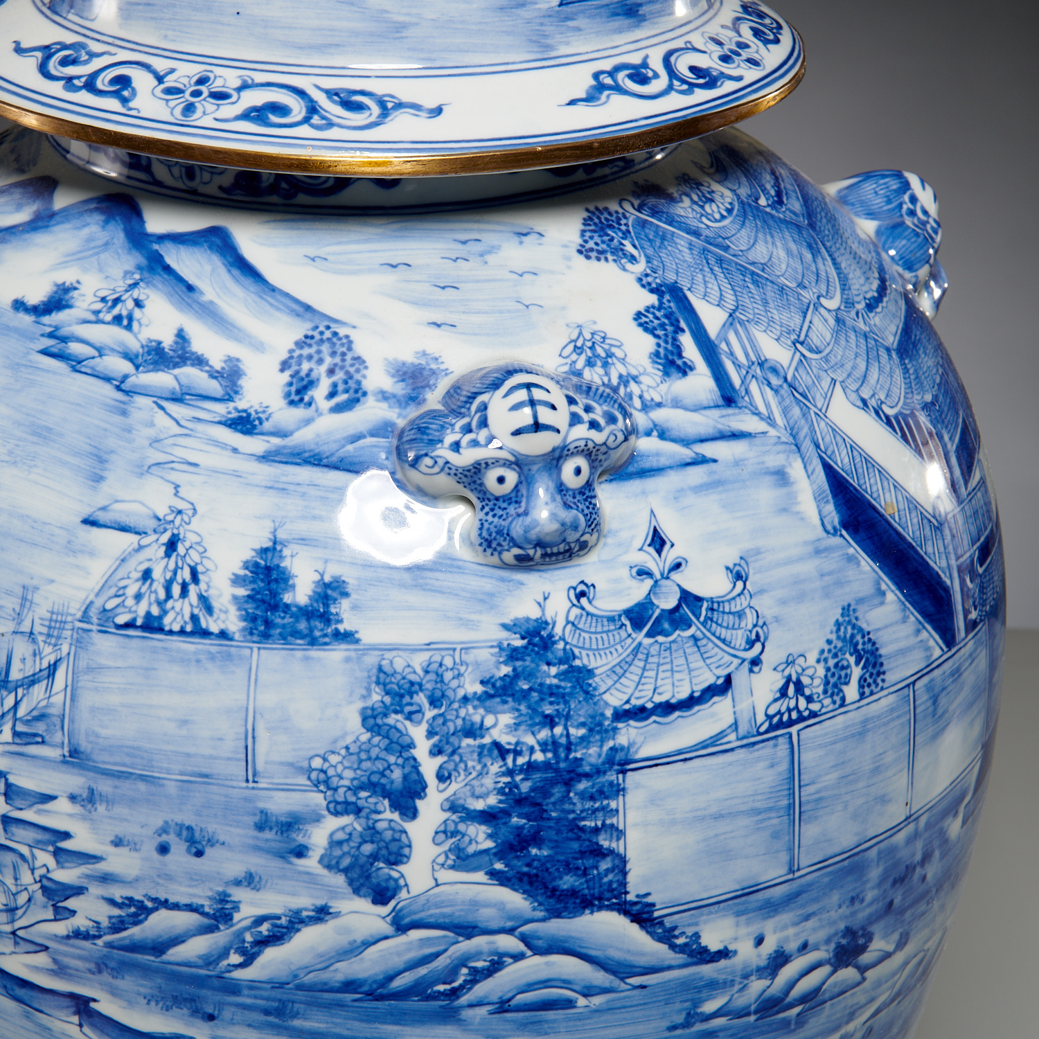 Large Kangxi blue and white lidded jar lamp - Image 3 of 7