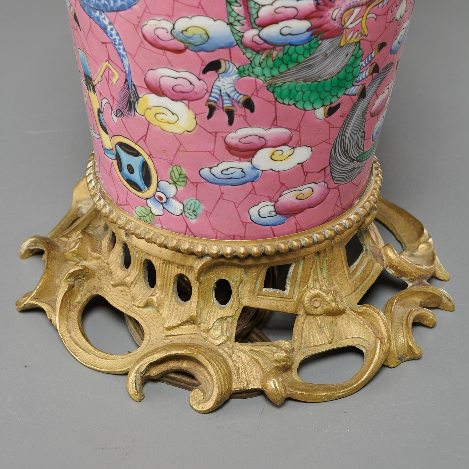 Chinese famille rose dragon vase lamp - Image 3 of 8