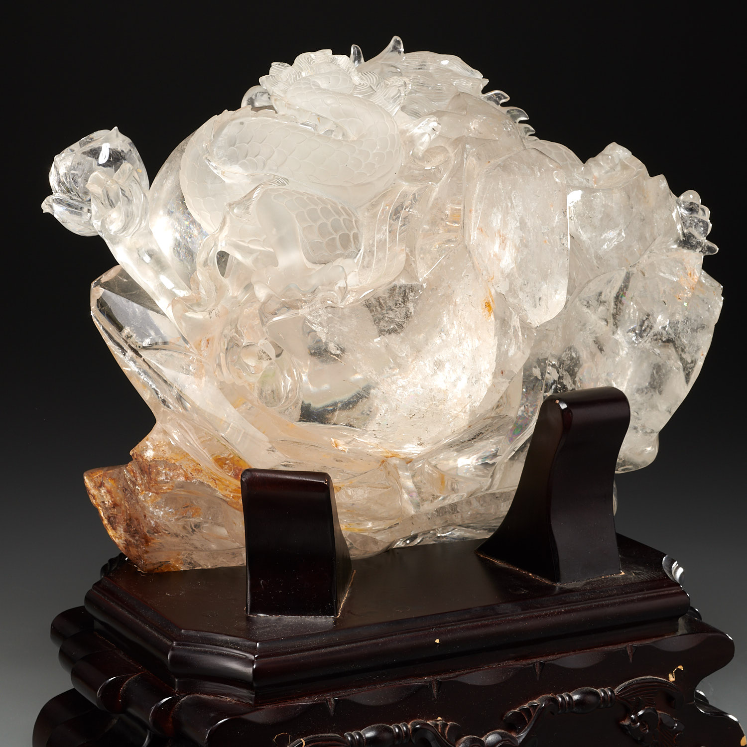 Large Chinese carved quartz dragon on stand - Image 4 of 9