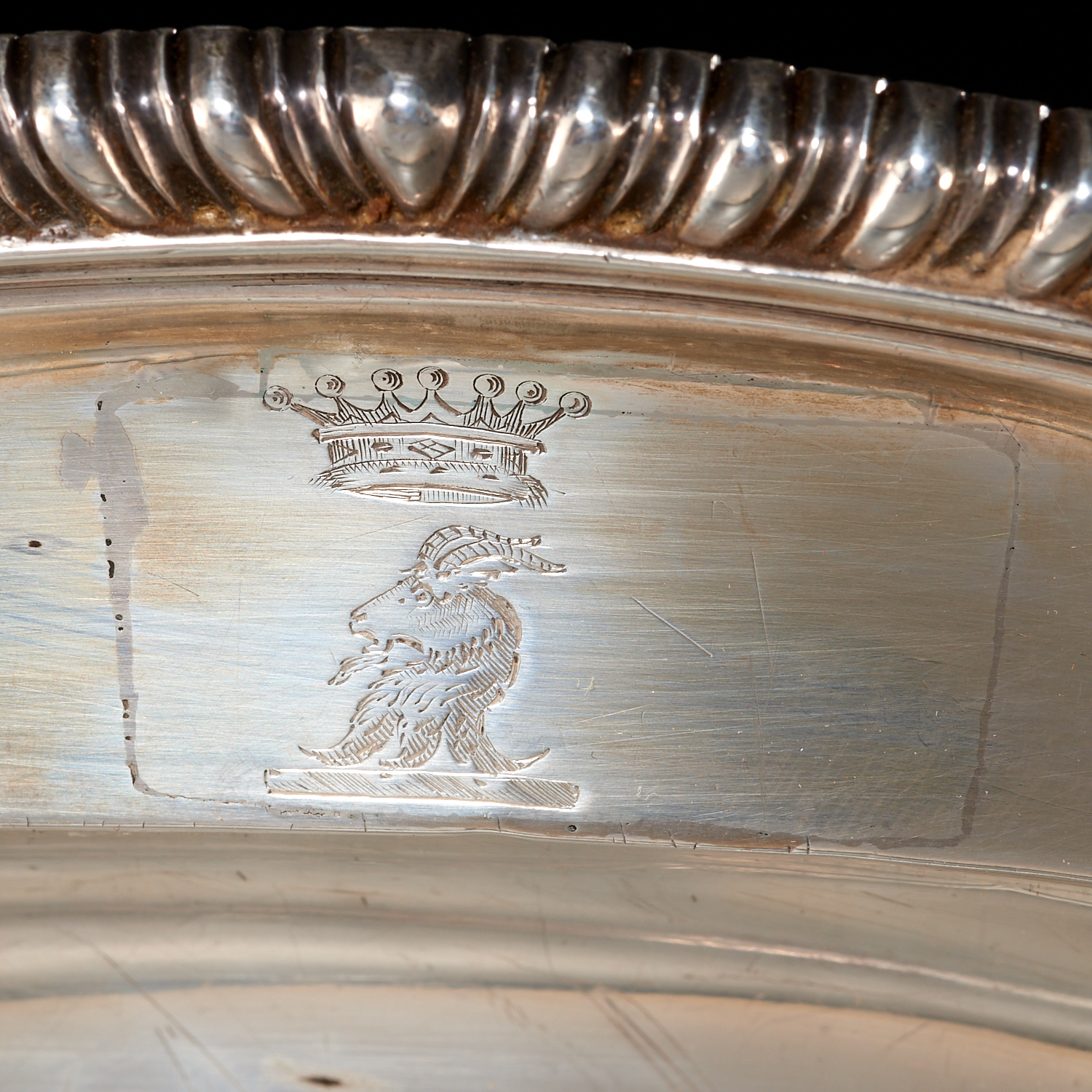 George II silver meat platter - Image 2 of 8
