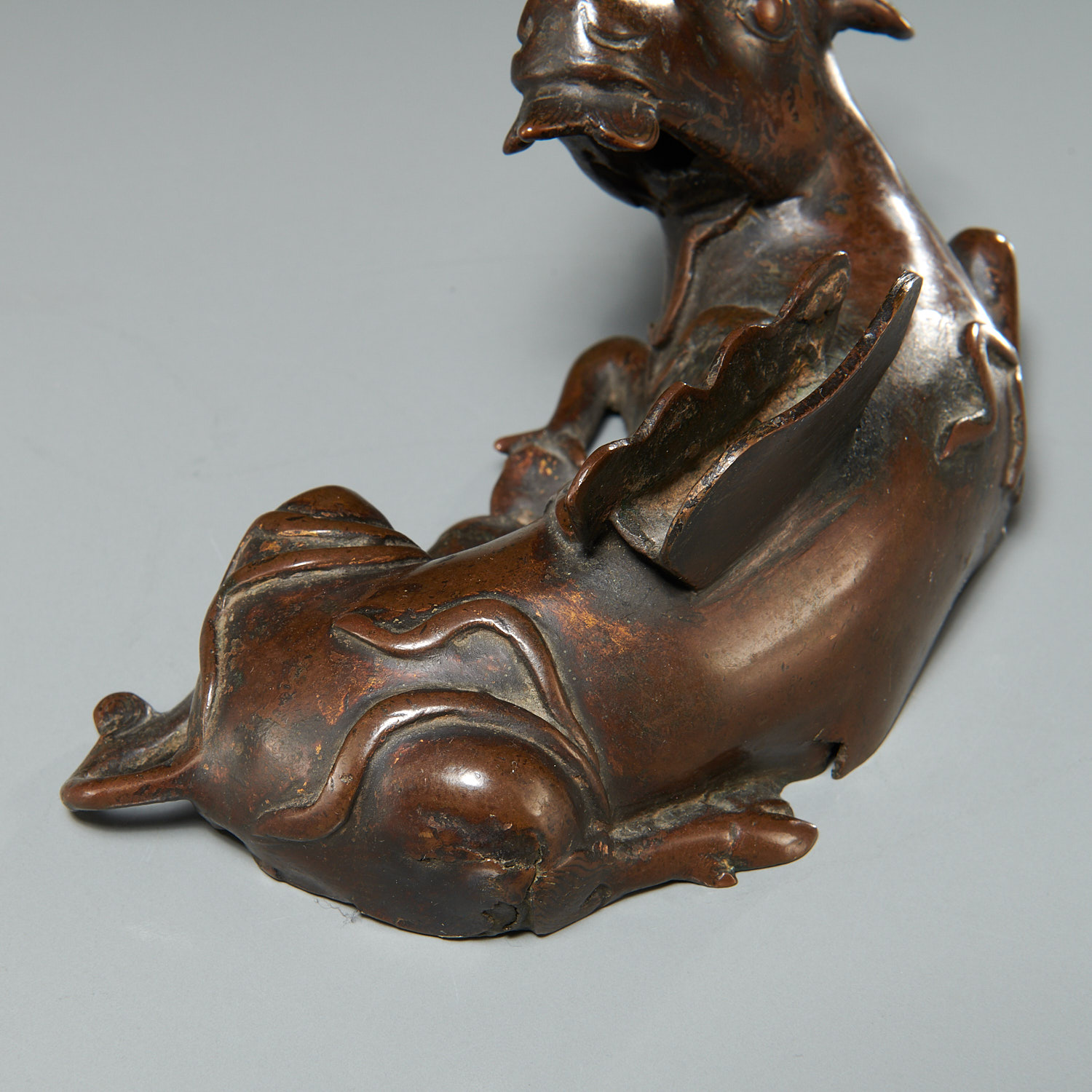 Chinese bronze Qilin-form mirror stand - Image 3 of 4