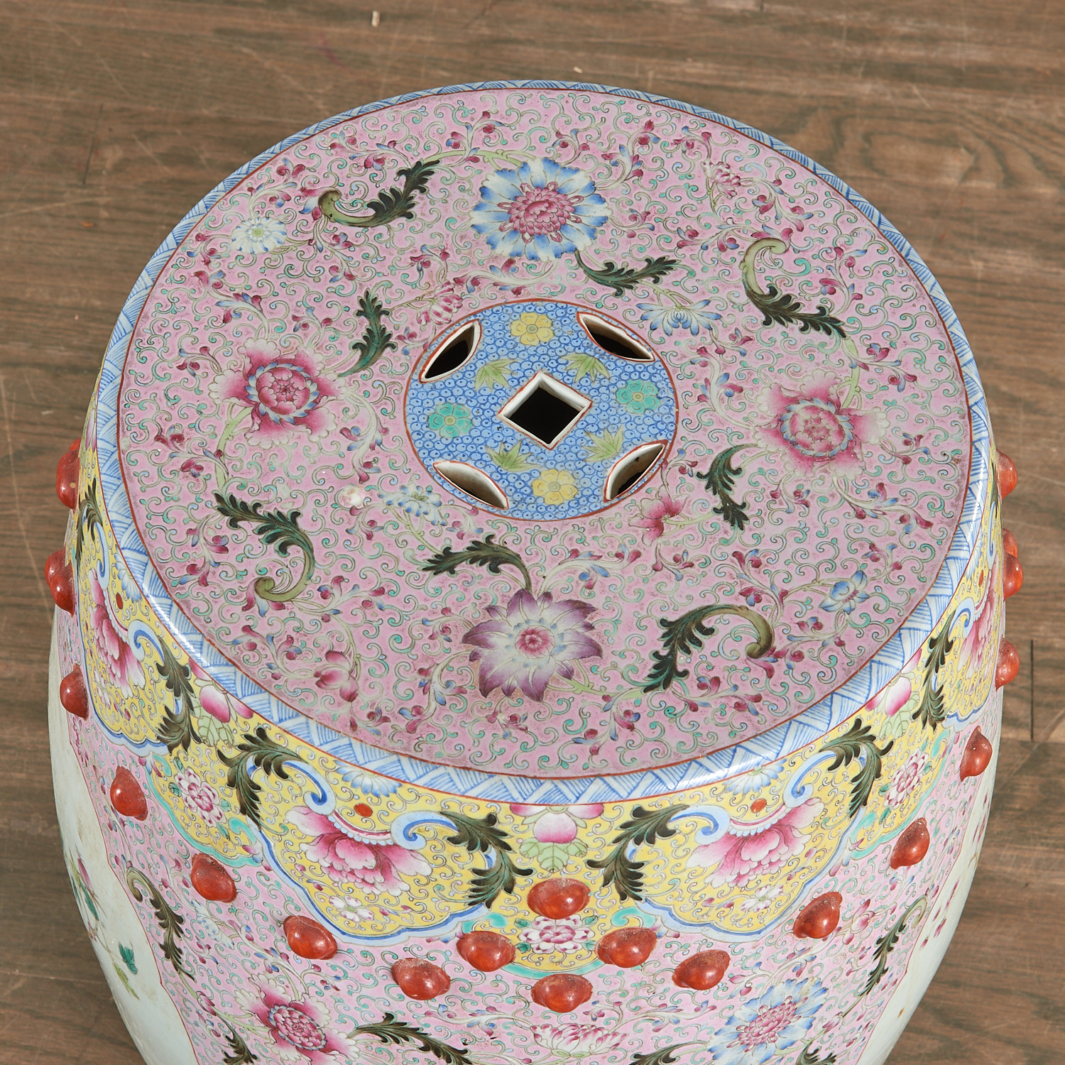 Fine Chinese famille rose garden seat - Image 3 of 6