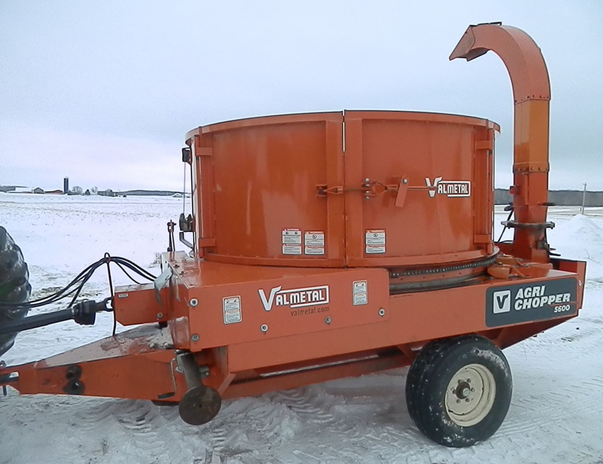 VALMETAL AGRI CHOPPER 5600 PORTABLE BALE PROCESSOR