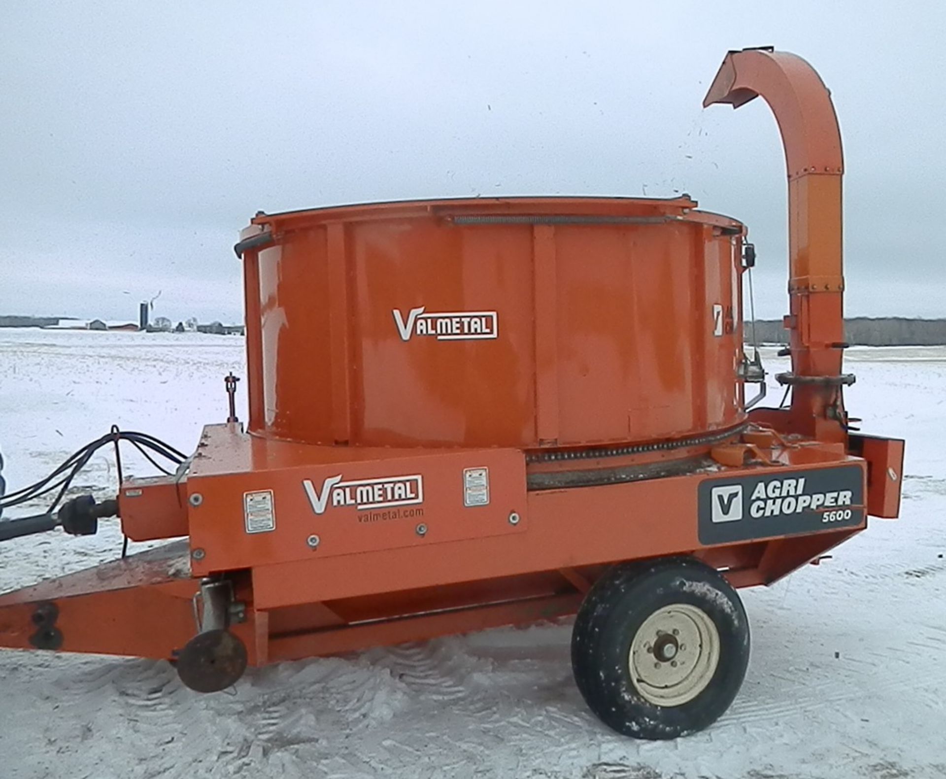 VALMETAL AGRI CHOPPER 5600 PORTABLE BALE PROCESSOR - Image 7 of 7