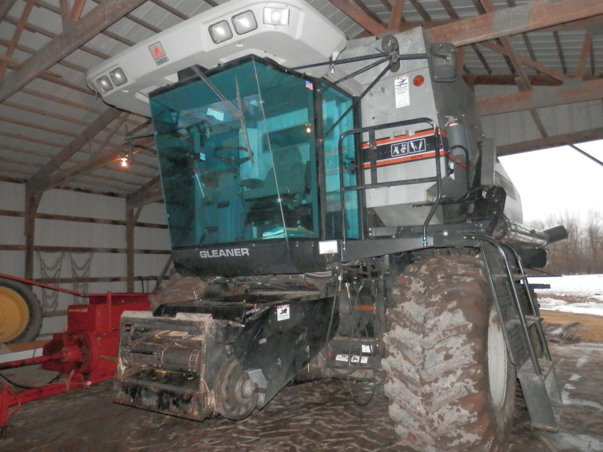 GLEANER R62 COMBINE (BASE UNIT) - Image 5 of 13