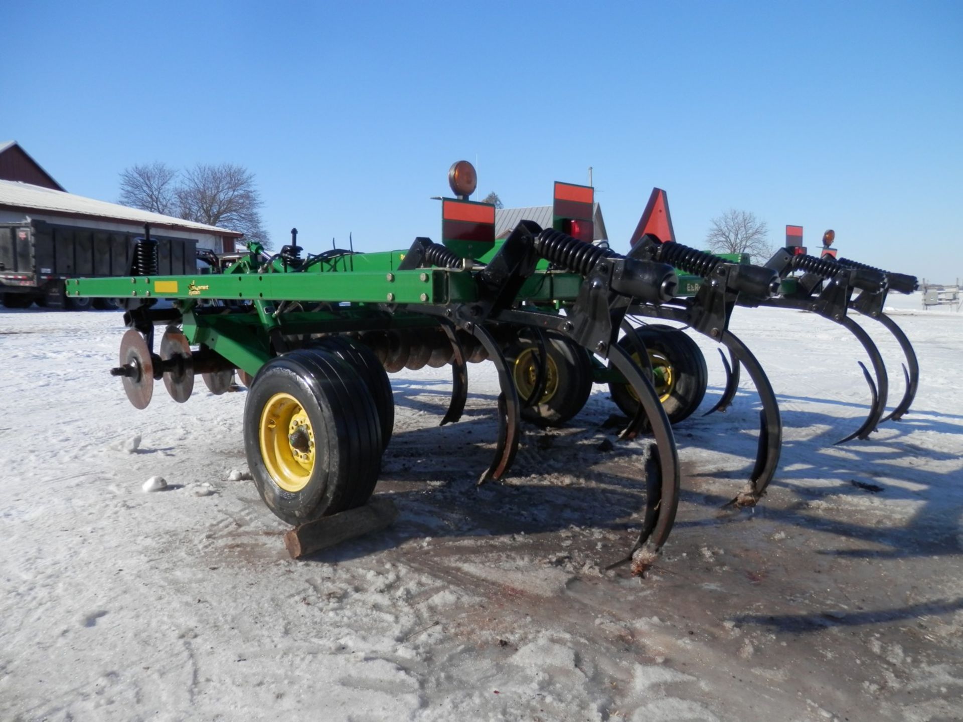 JOHN DEERE 714 DISK CHISEL - Image 3 of 5