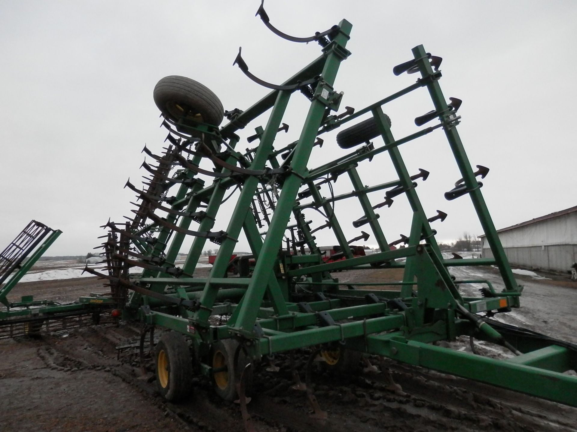 JOHN DEERE 980 30' FIELD CULTIVATOR - Image 2 of 4