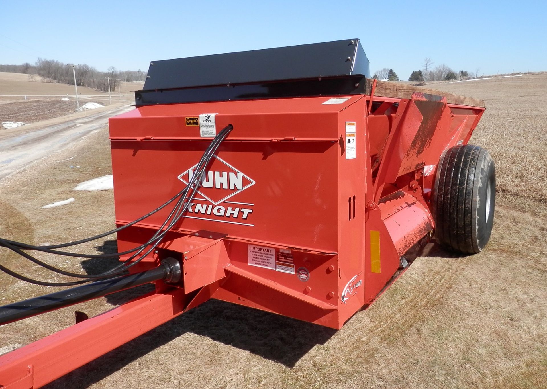 KUHN KNIGHT 8114 PRO TWIN SLINGER SPREADER - Image 2 of 6