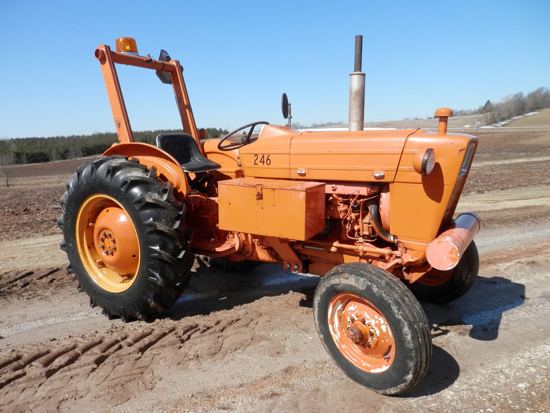 FORD 4023C IND. TRACTOR