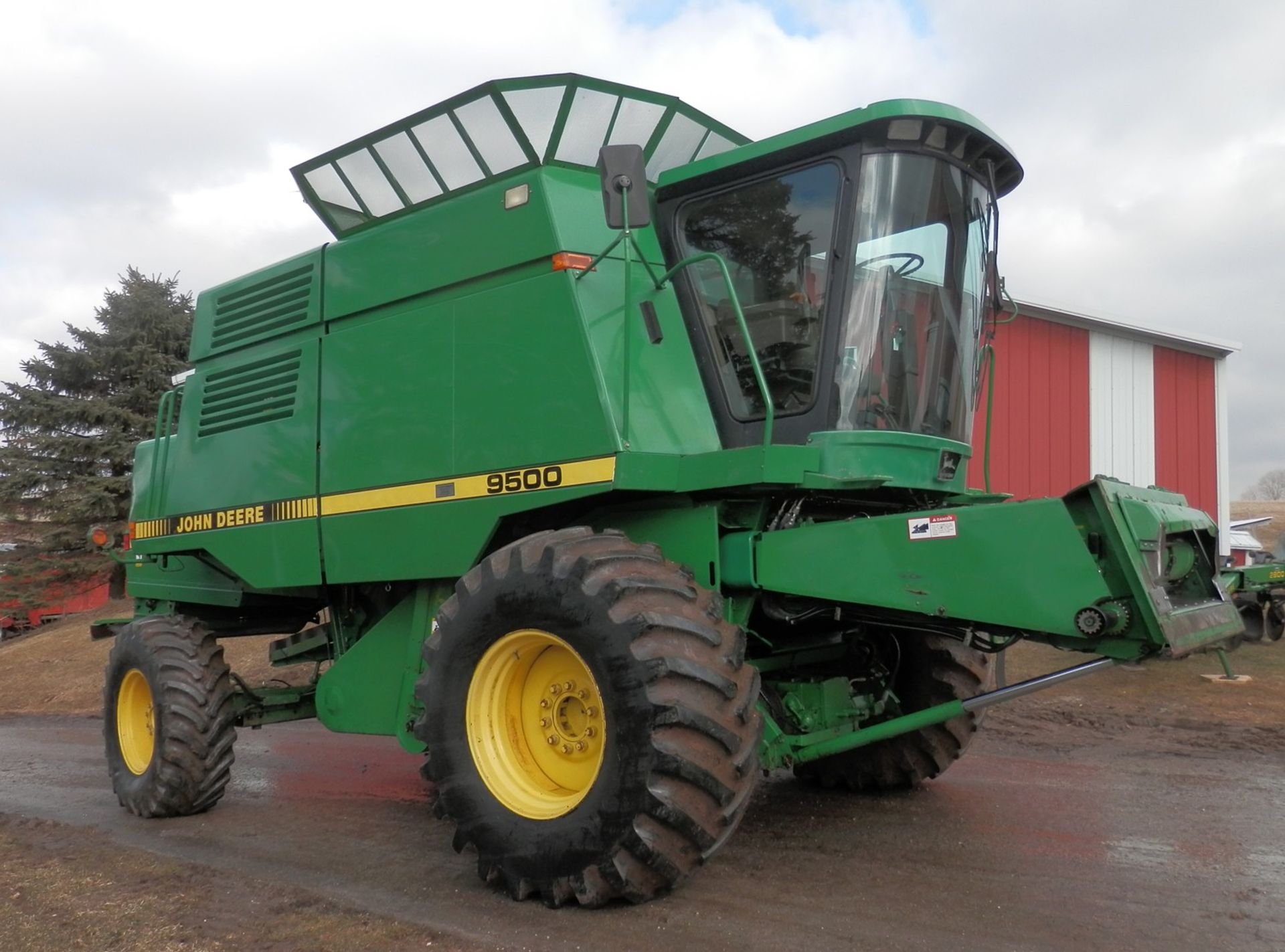 JOHN DEERE 9500 COMBINE - Image 4 of 10