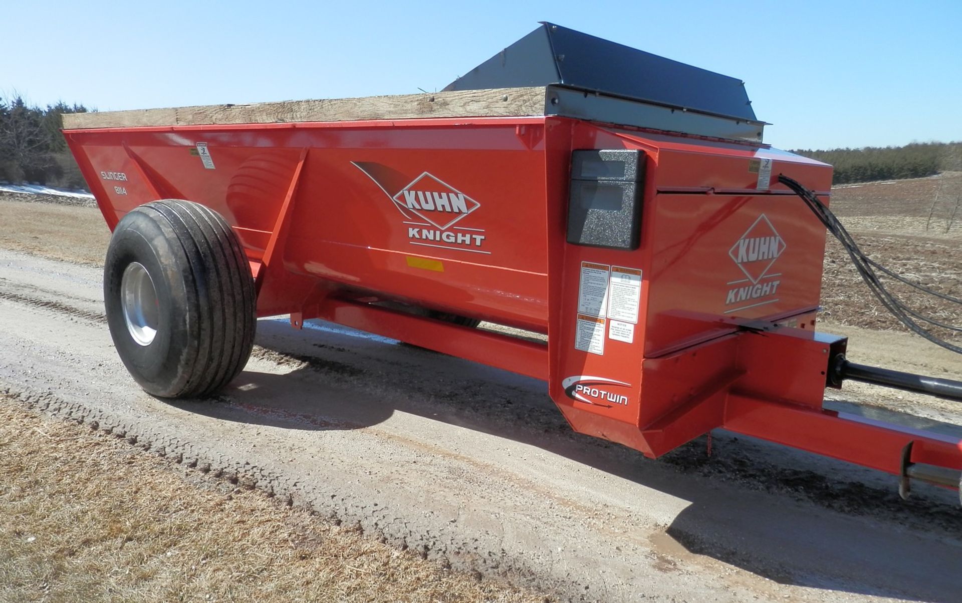 KUHN KNIGHT 8114 PRO TWIN SLINGER SPREADER - Image 6 of 6