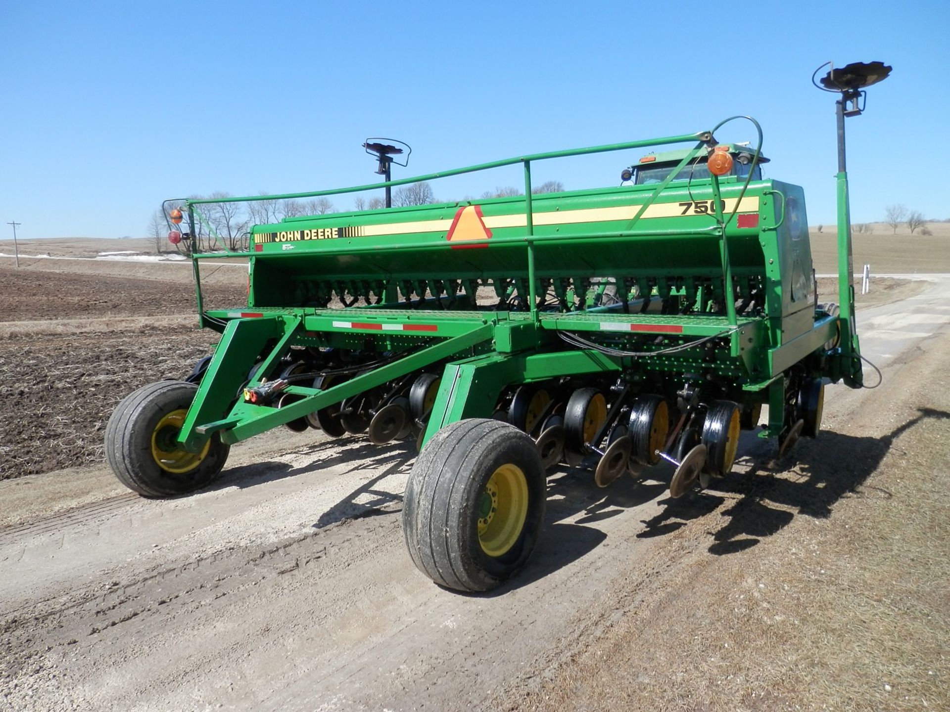 JOHN DEERE 750 NO TILL DRILL - Image 5 of 7