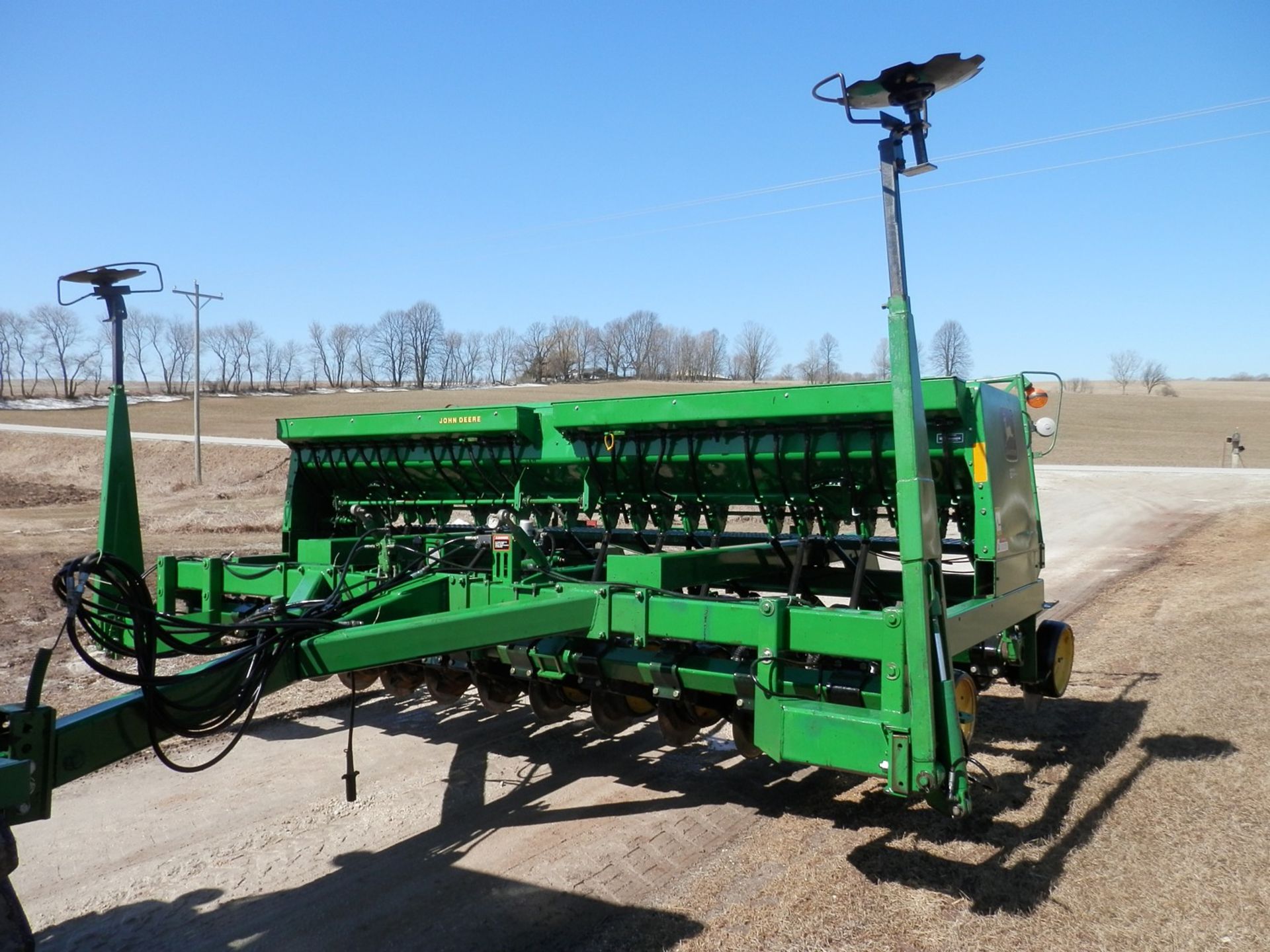 JOHN DEERE 750 NO TILL DRILL