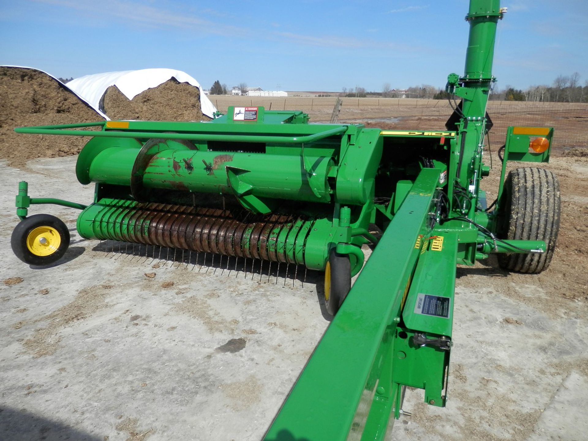 JOHN DEERE 3975 FORAGE CHOPPER - Image 2 of 8