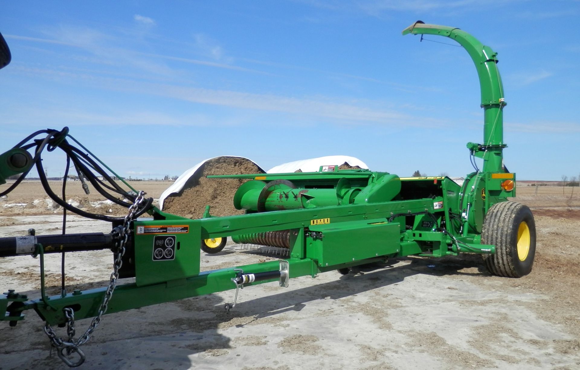 JOHN DEERE 3975 FORAGE CHOPPER