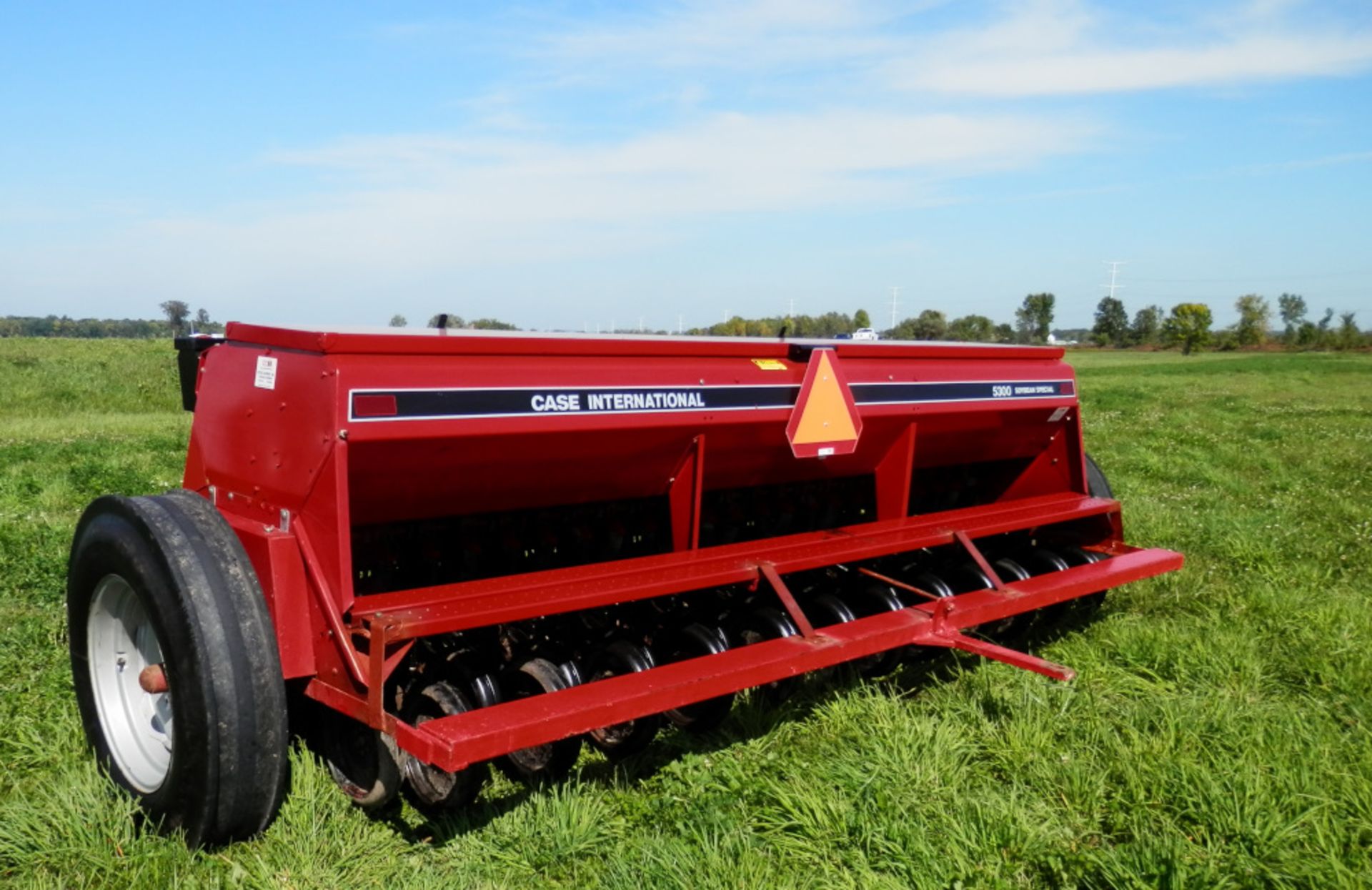 CIH 5300 12' SOYBEAN SPECIAL GRAIN DRILL - Image 2 of 9