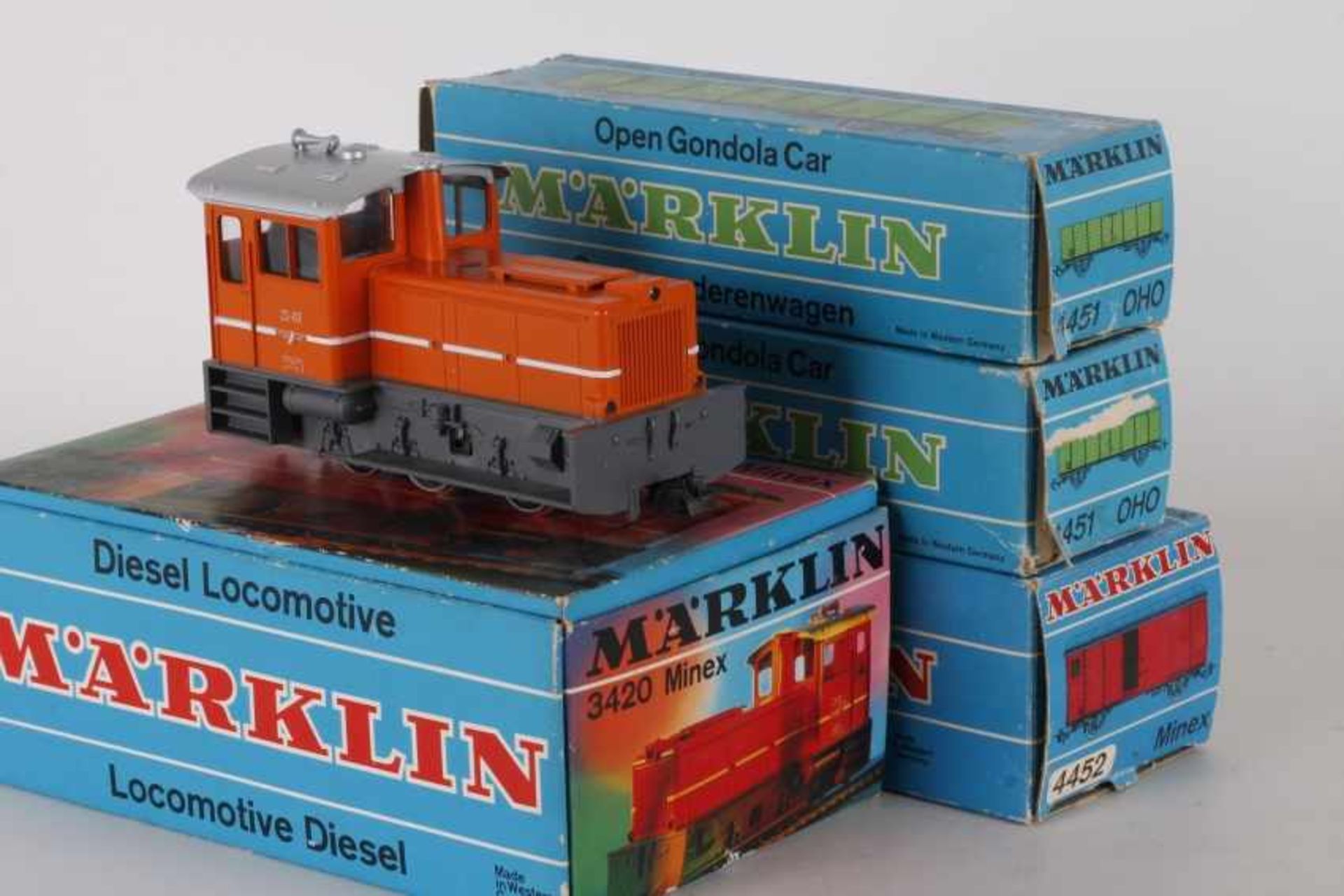 Märklin Minex GüterzugMärklin Minex Güterzug, Diesellok 3420, umgebaut für Zwei-Leiter-
