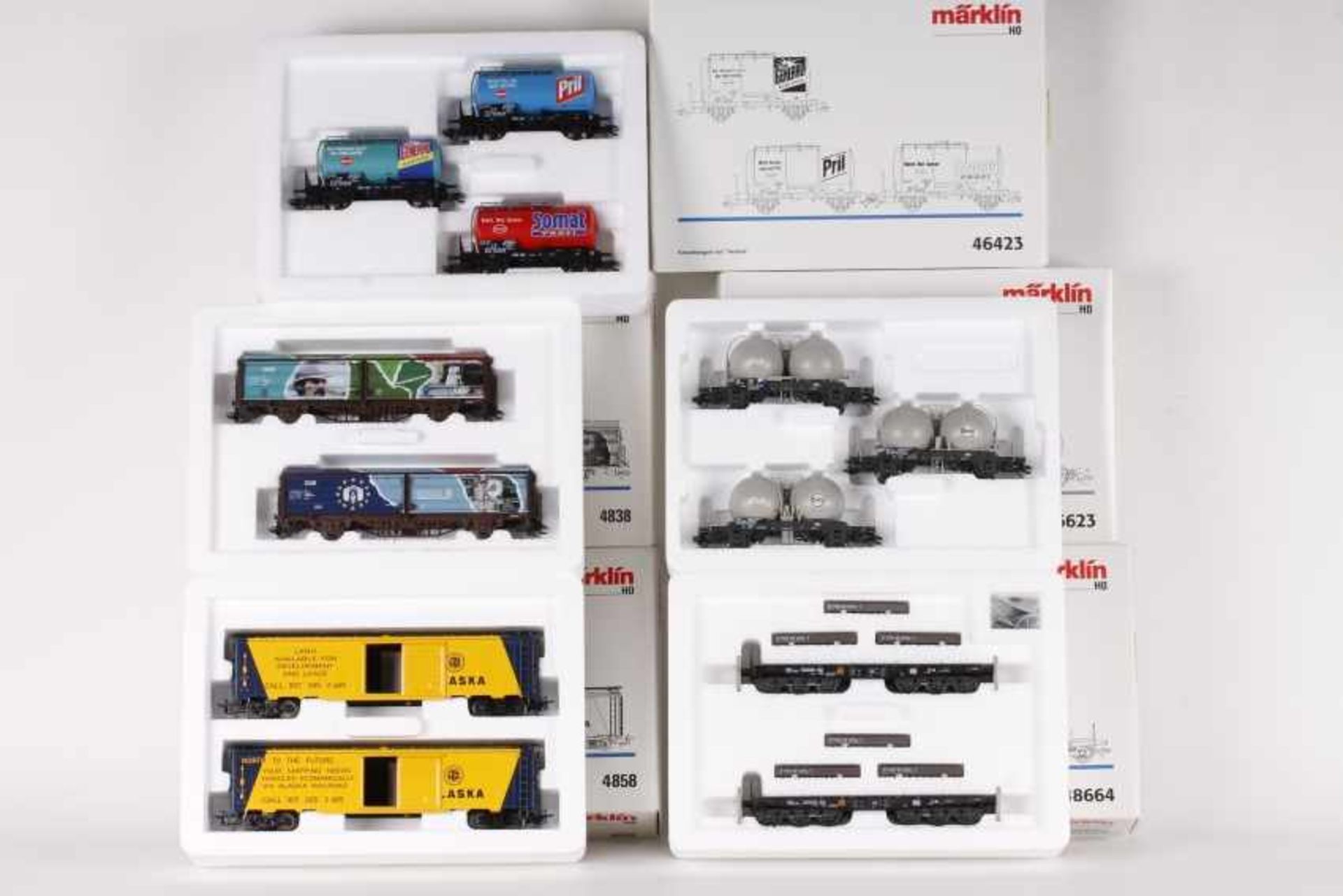 Märklin, zwölf Güterwagen in fünf Wagen-SetsMärklin, zwölf Güterwagen in fünf Wagen-Sets, 46423,