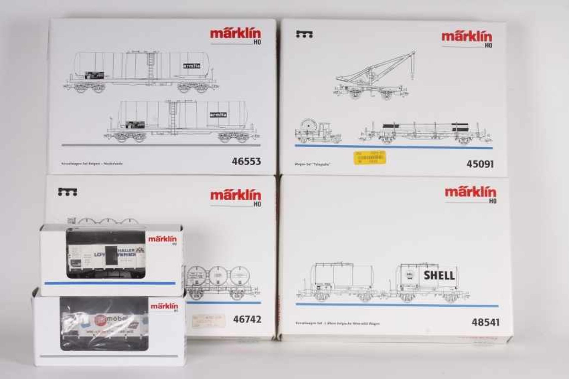 Märklin, zehn Güterwagen (vier Sets und zwei Einzelwagen)Märklin, zehn Güterwagen (vier Sets und