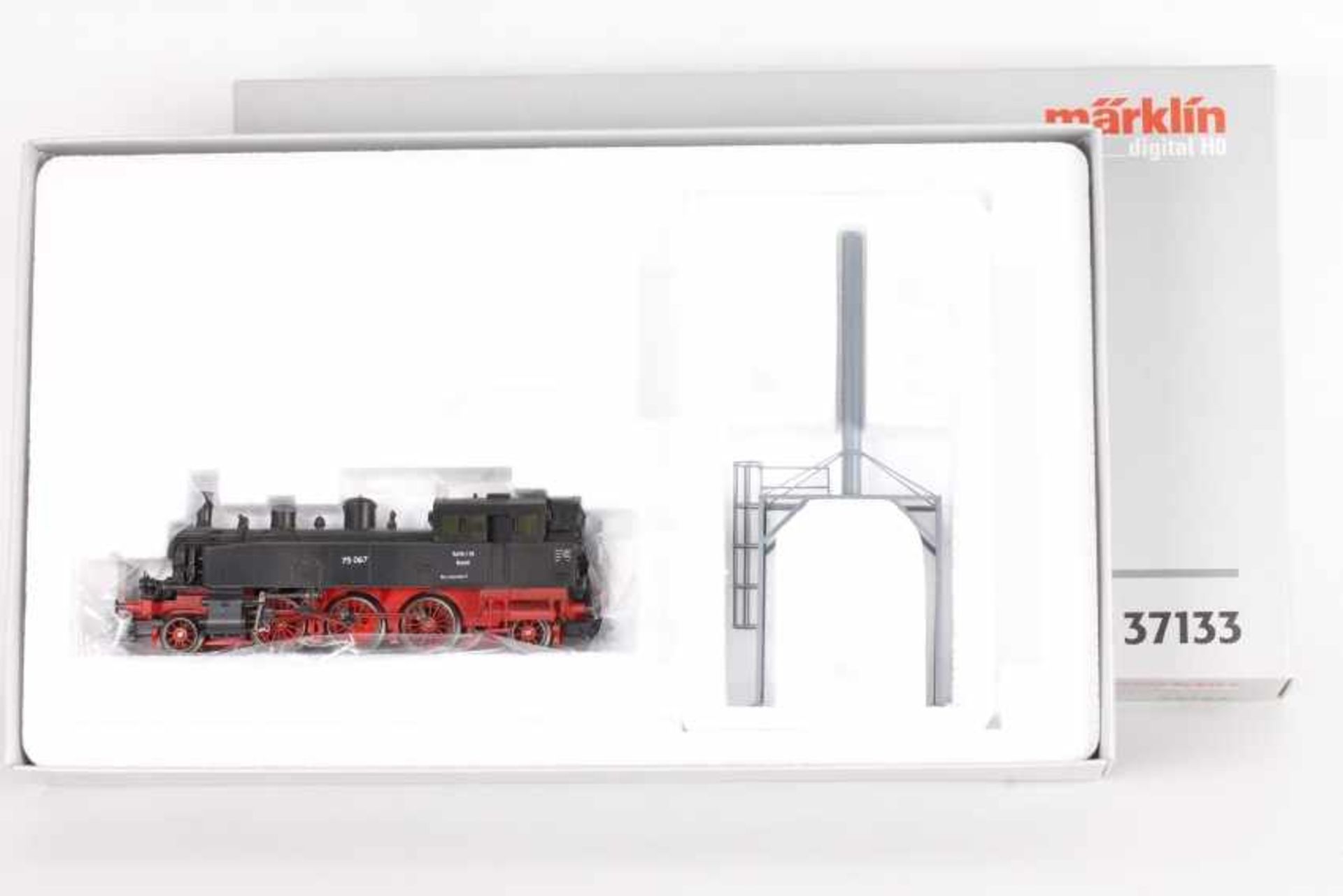 Märklin 37133, Tenderlok "75 067" der DB mit HeizkaminMärklin 37133, Tenderlok "75 067" der DB mit