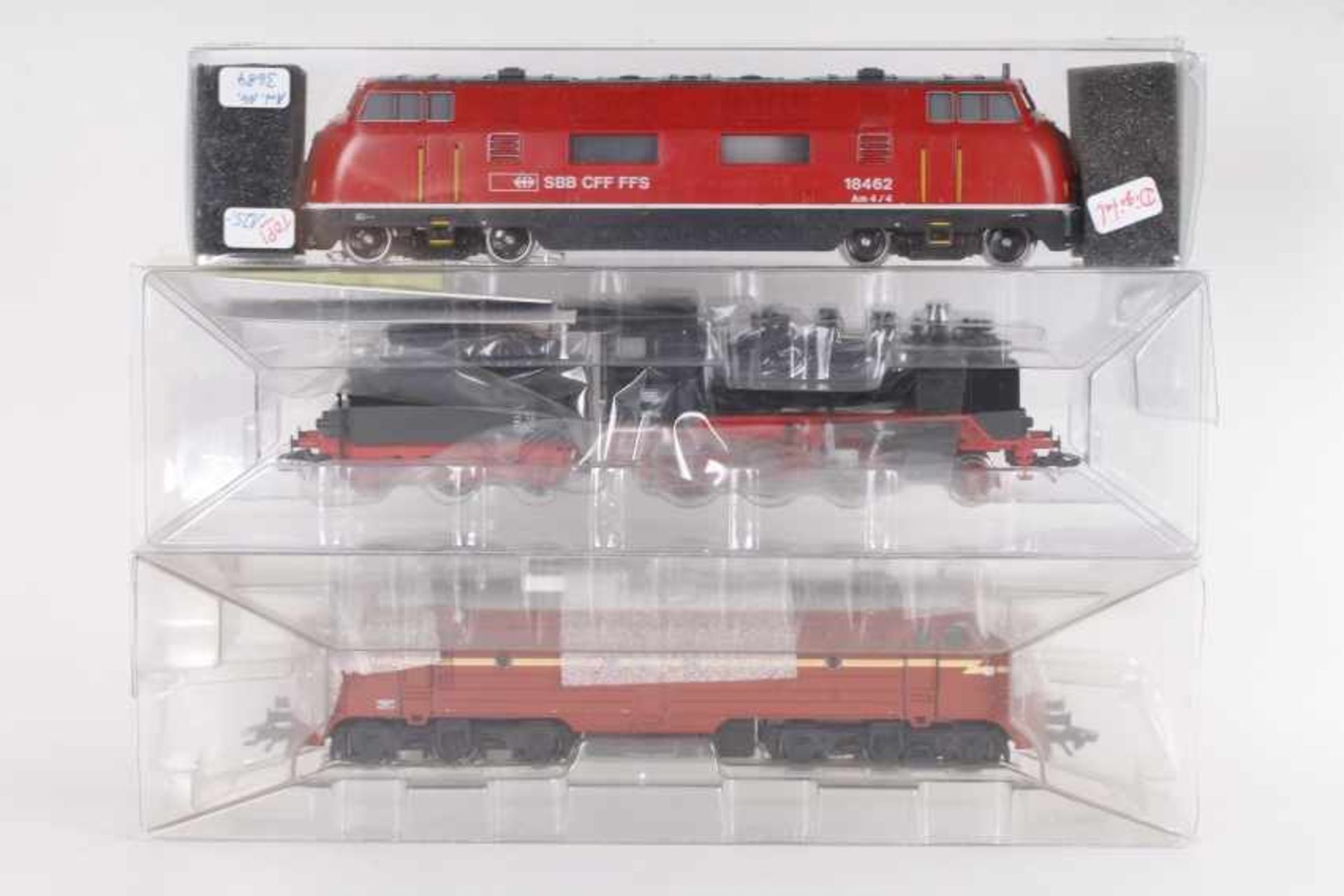 Märklin, drei LoksMärklin, drei Loks, 3143, "3.605" der NSB, Digital-Decoder, 3184, "18462" der SBB,