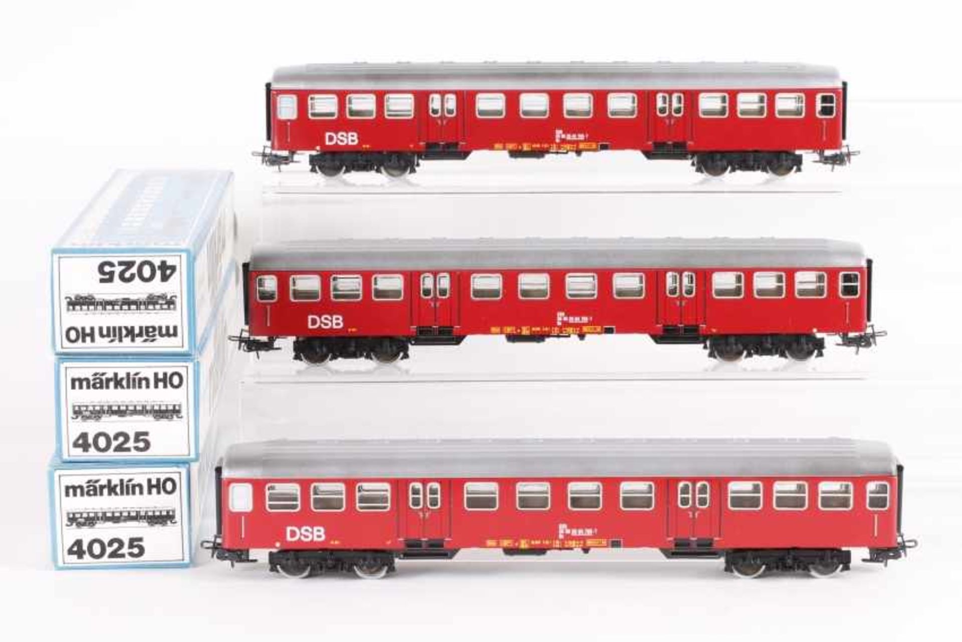 Märklin, 3 x 4025, drei Schnellzugwagen der DSBMärklin, 3 x 4025, drei Schnellzugwagen der DSB,