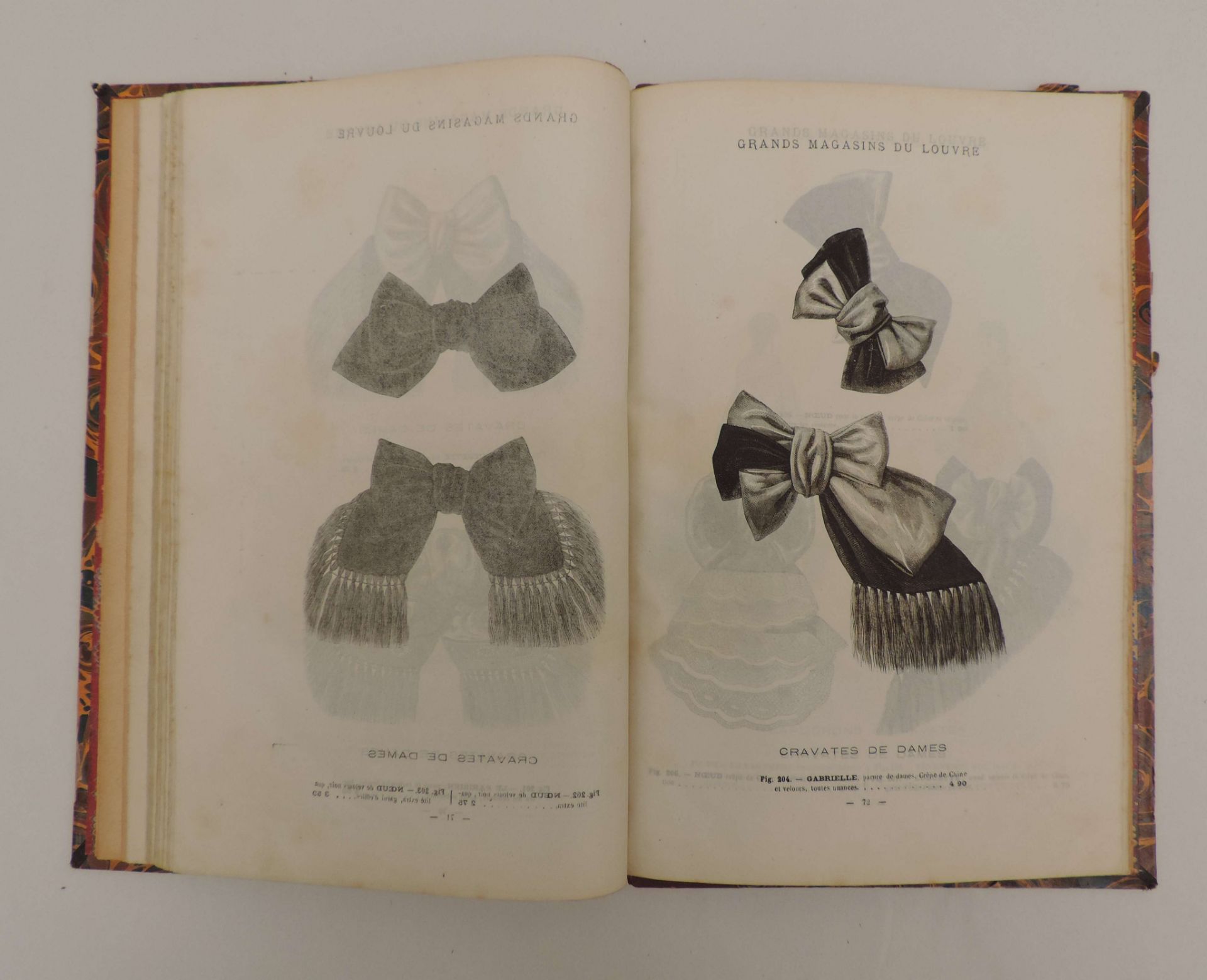 GRANDS MAGASINS DU LOUVRE, Modes pour l'hiver 1872, Paris, 88 Mode-Holzstiche, marmorierter - Image 3 of 5