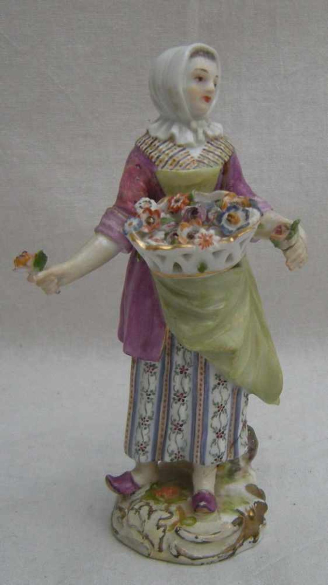 FIGUR, Kgl Porzellanmanuf Meissen, 1860-1924, bunt-gold, Ambulante Blumenhändlerin, (vgl "Cries of