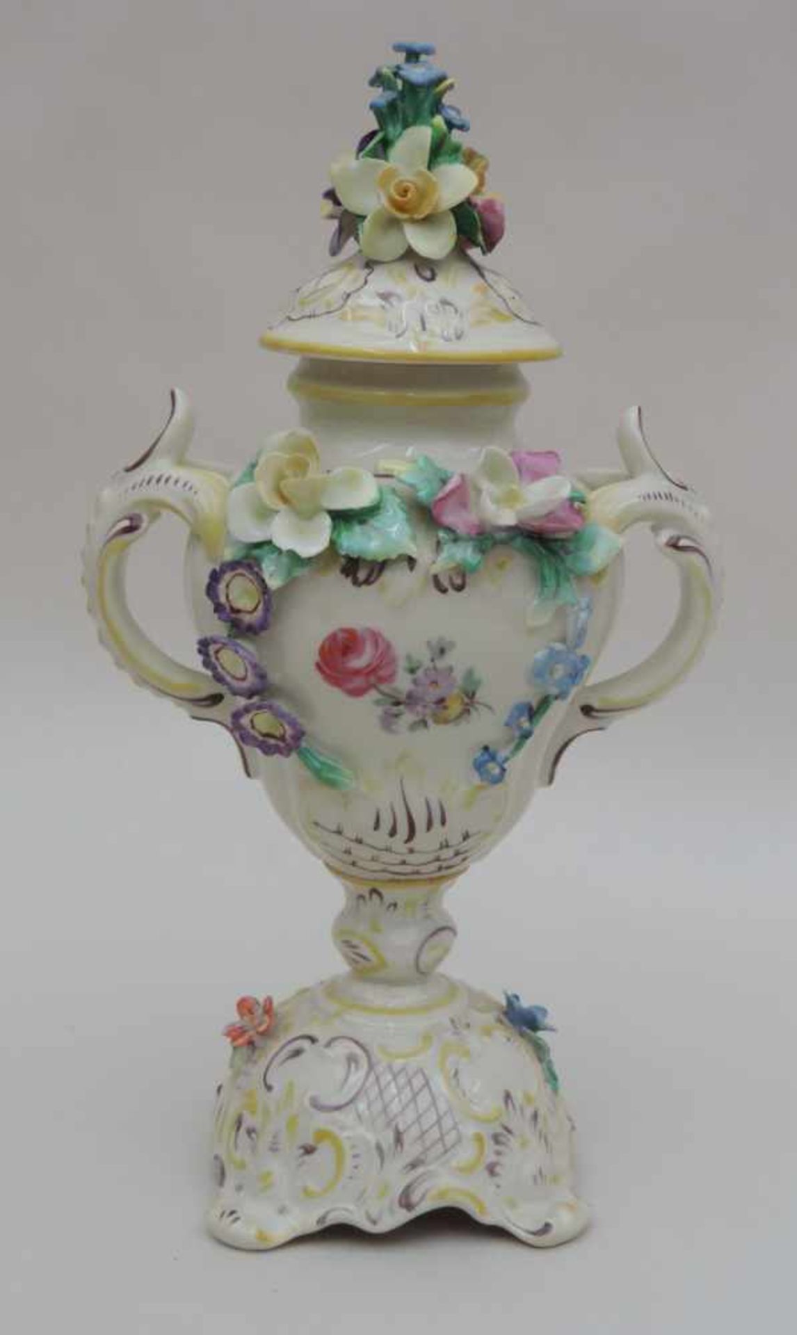 POTPURRIVASE, Sächsische Manuf Potschappel, bunt-gold, H 23,5, blaue Stempelmarke u Glasur, (Graesse