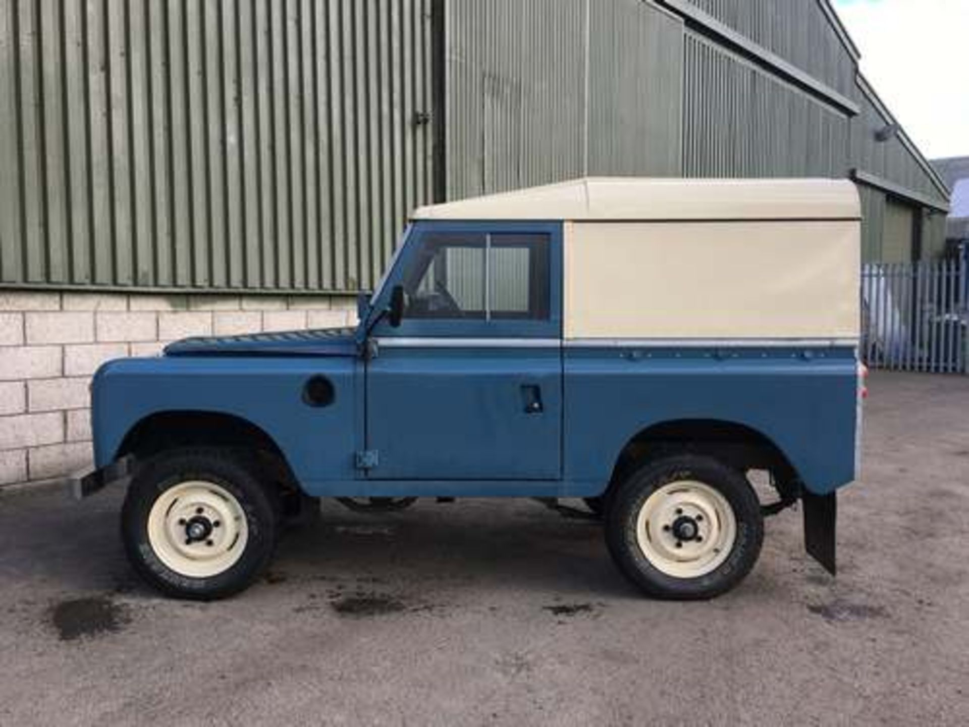 LAND ROVER 88" - 4 CYL - 2286cc - Image 5 of 15