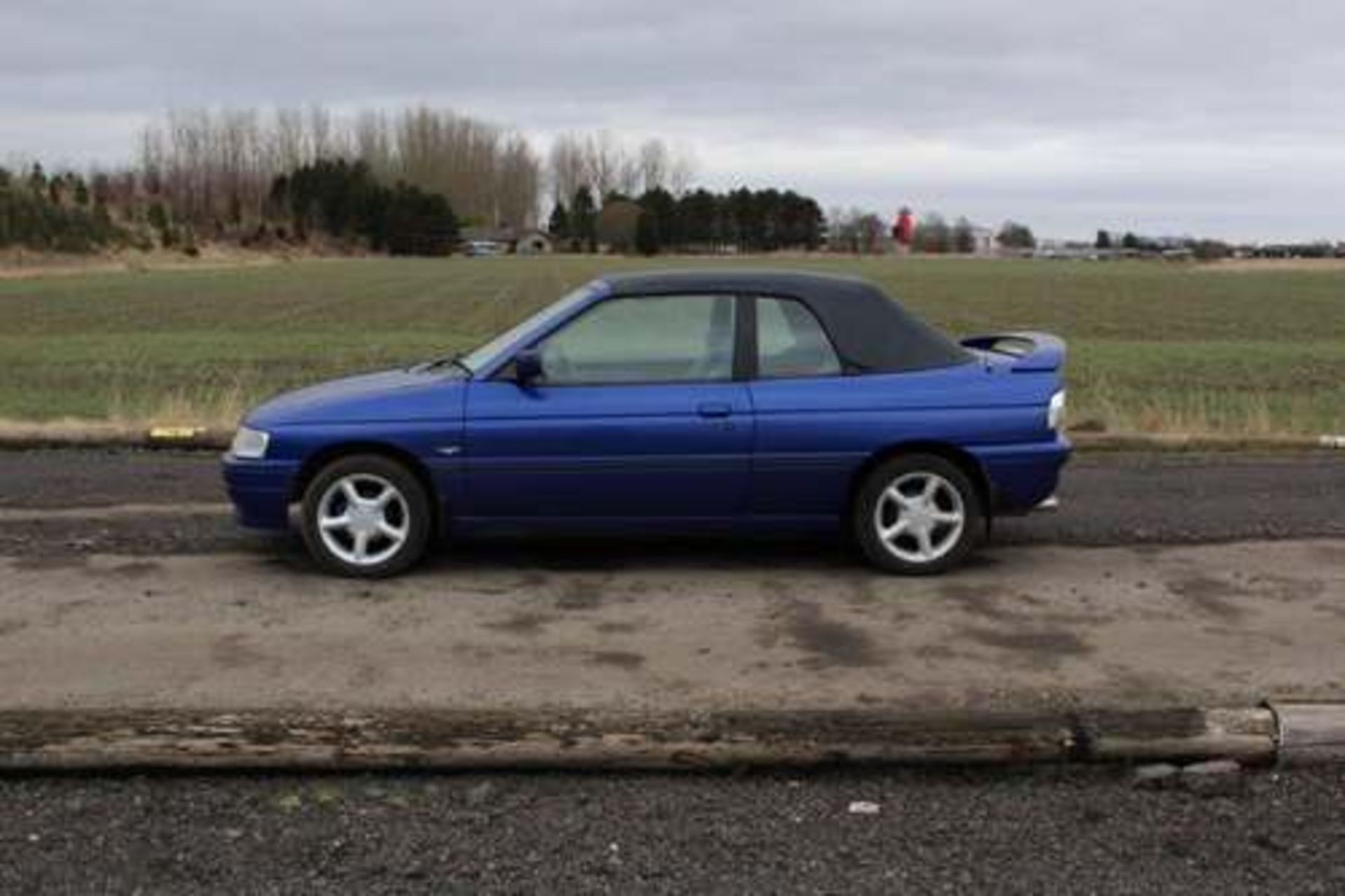 FORD ESCORT SILHOUETTE - 1597cc - Image 3 of 11