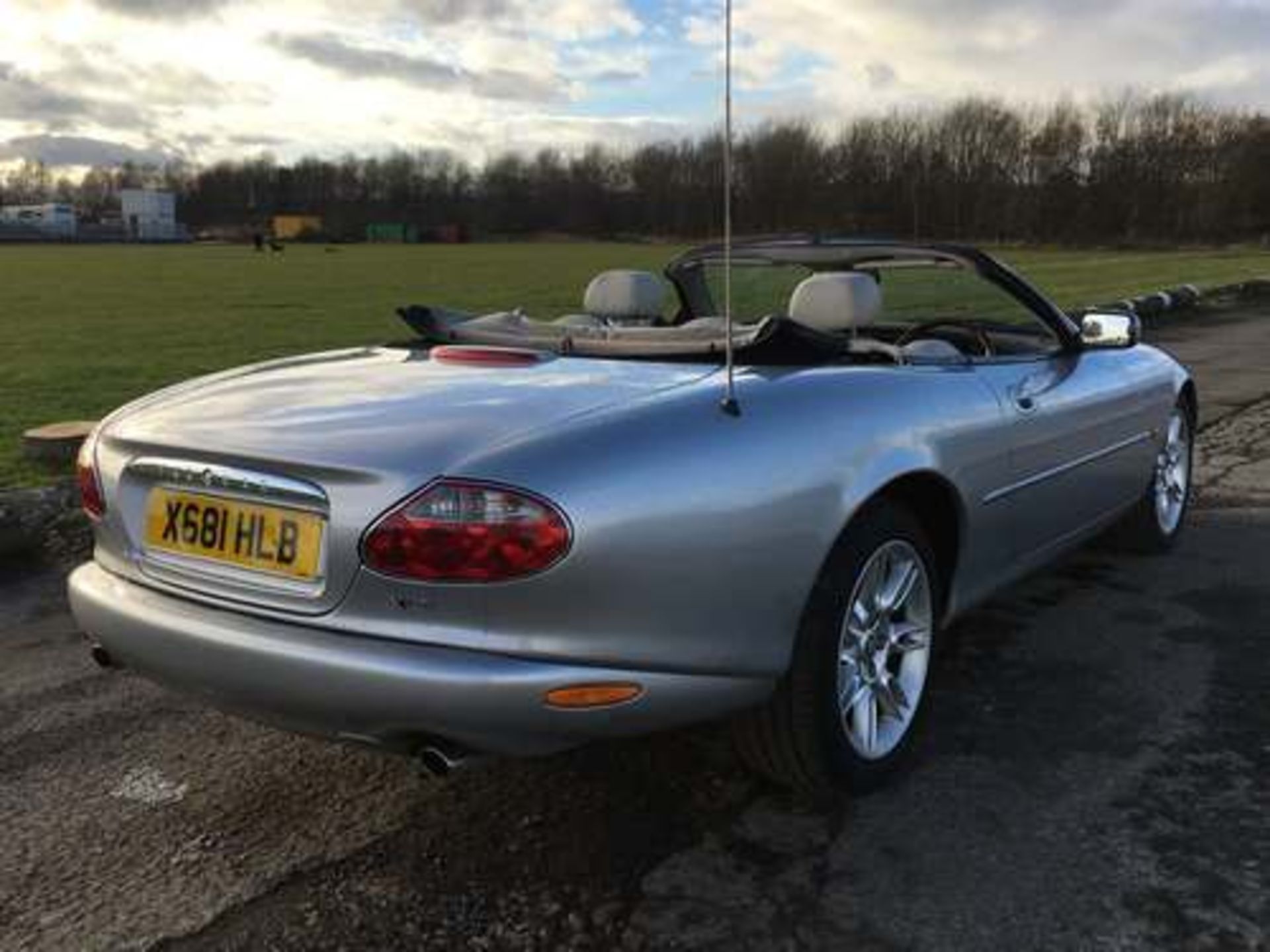 JAGUAR XK8 CONVERTIBLE AUTO - 3996cc - Image 3 of 11